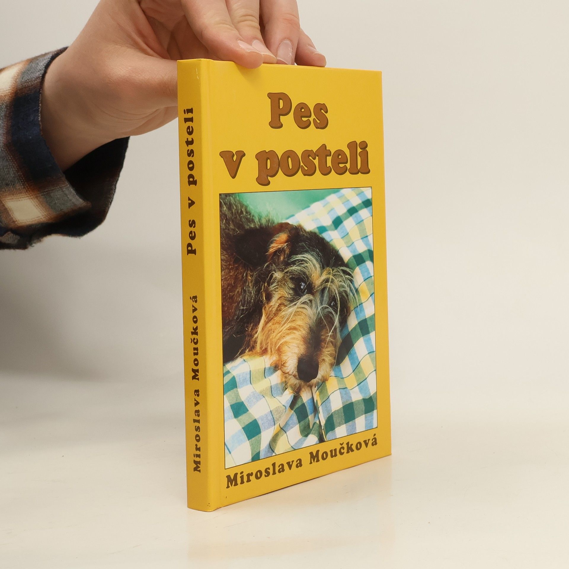 Miroslava Moučková Pes v posteli