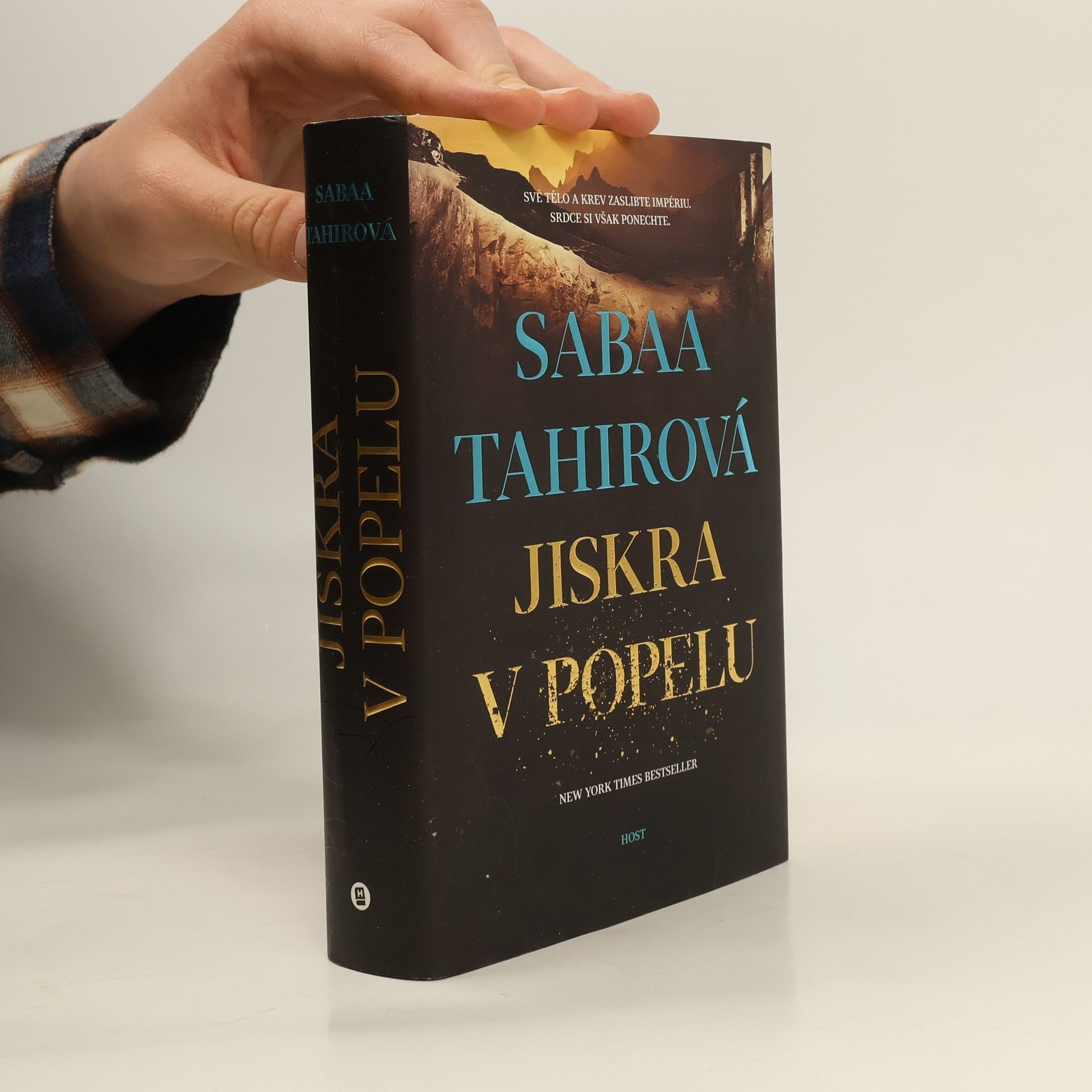 Sabaa Tahir Jiskra v popelu