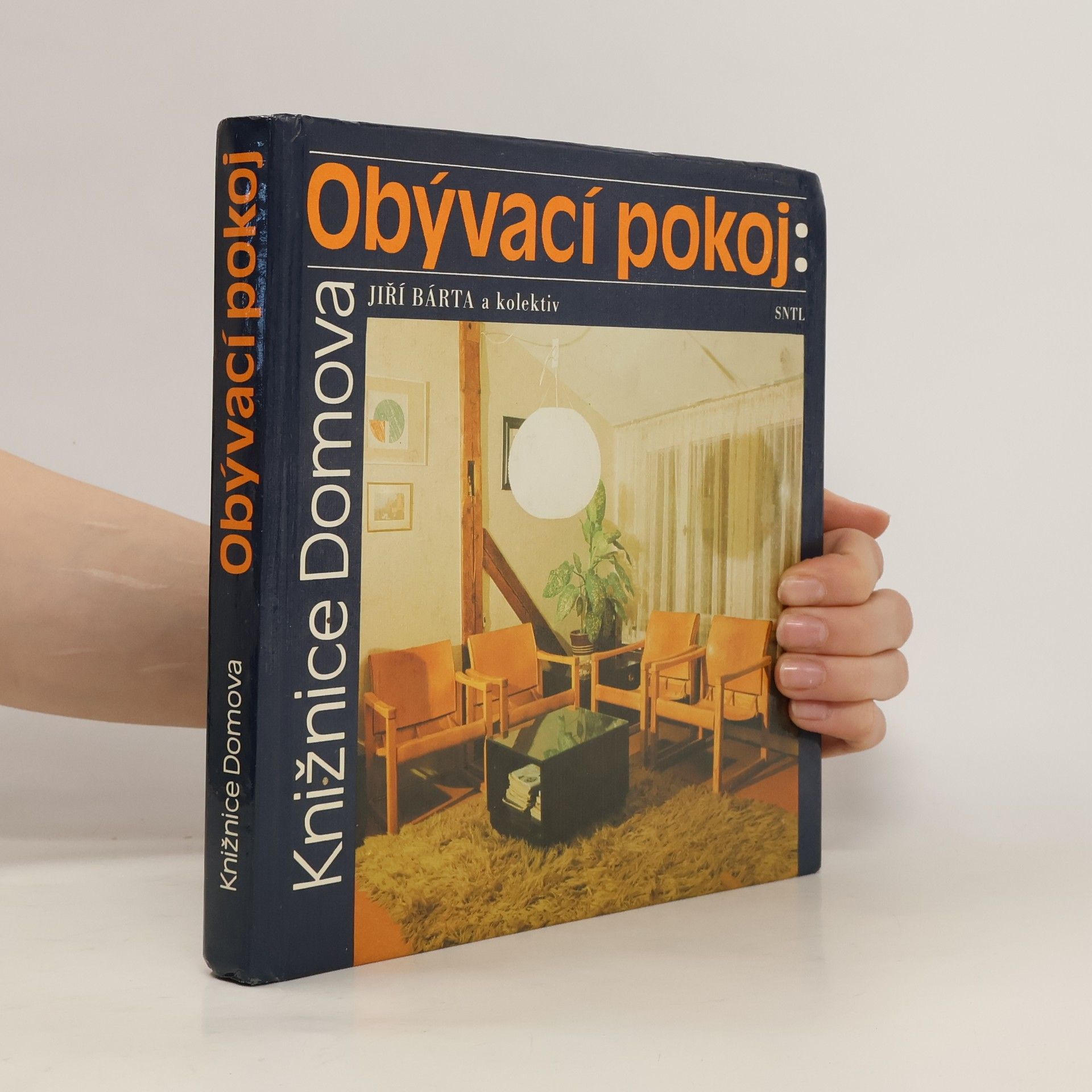 Stanislav Holý Knižnice Domova. Obývací pokoj