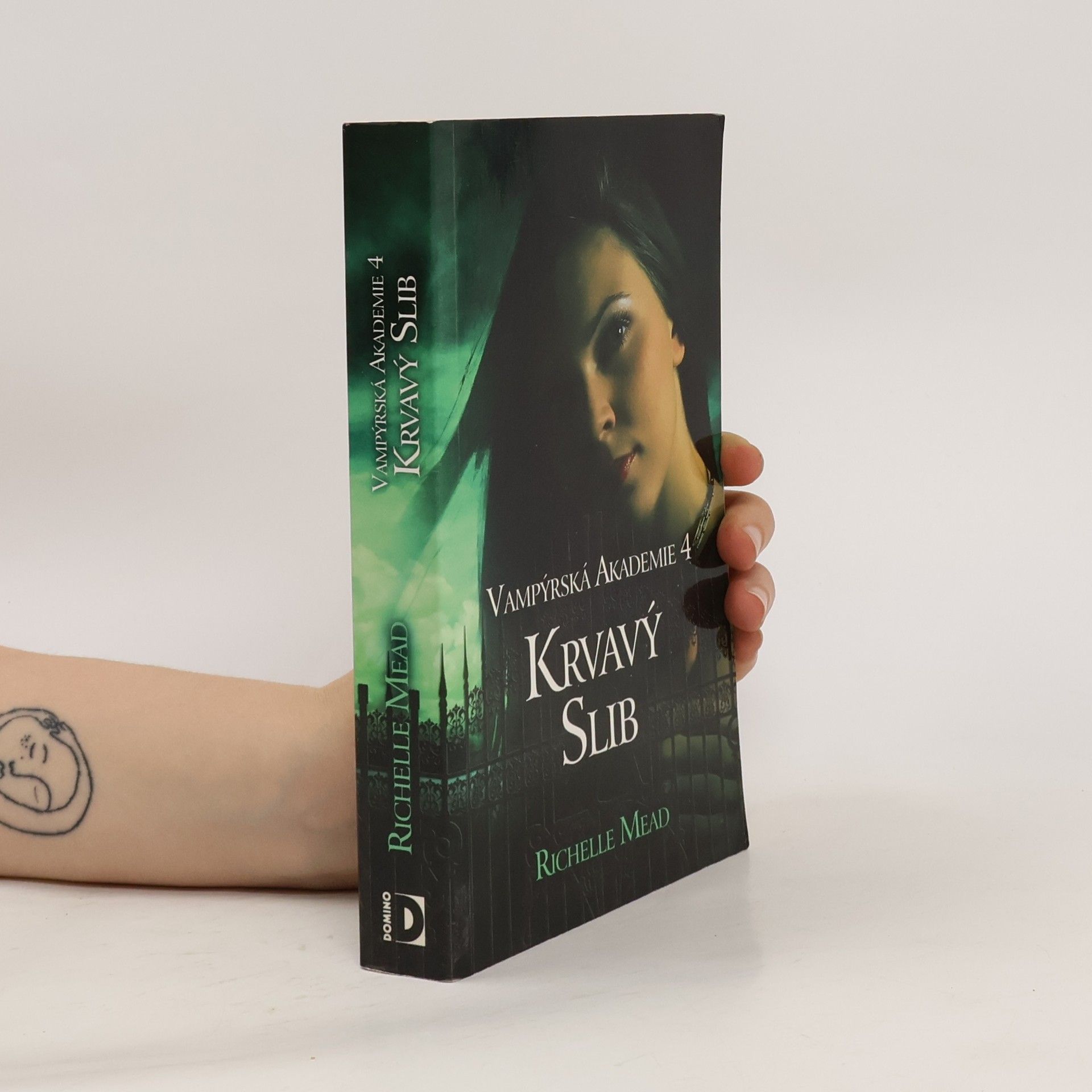 Richelle Mead Krvavý slib. Vampýrská akademie 4