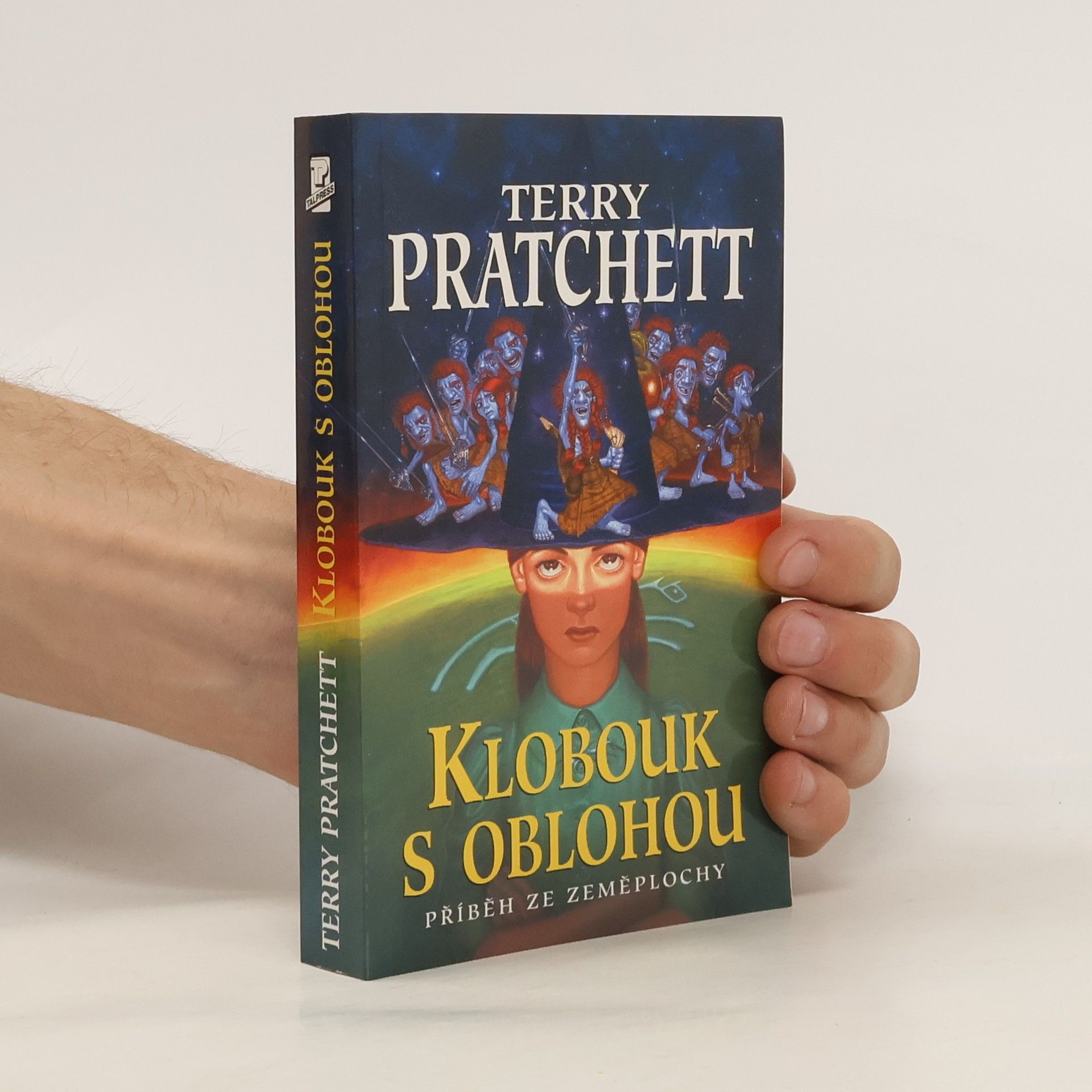 Terry Pratchett Klobouk s oblohou
