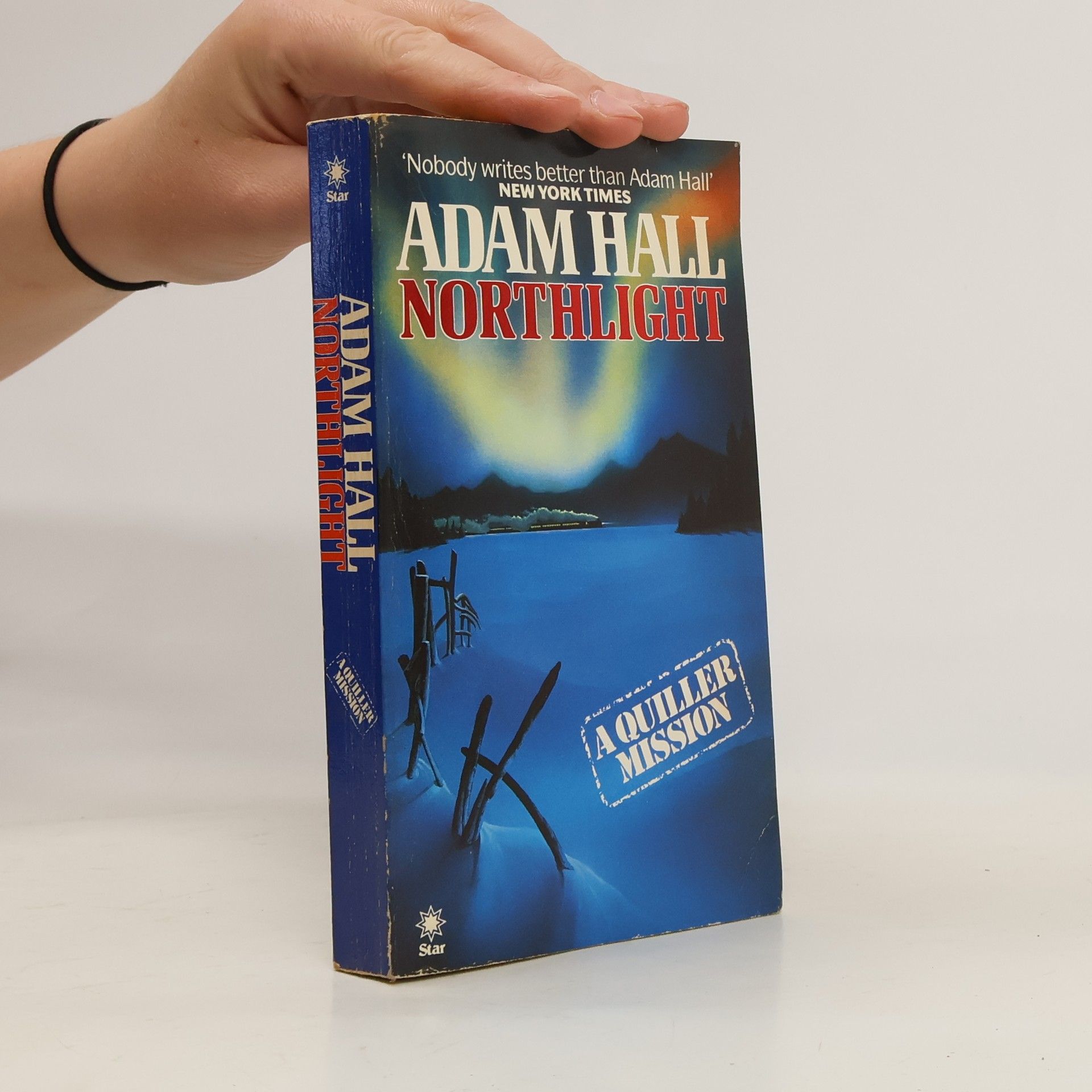 Adam Hall Northlight. A Guiller Mission
