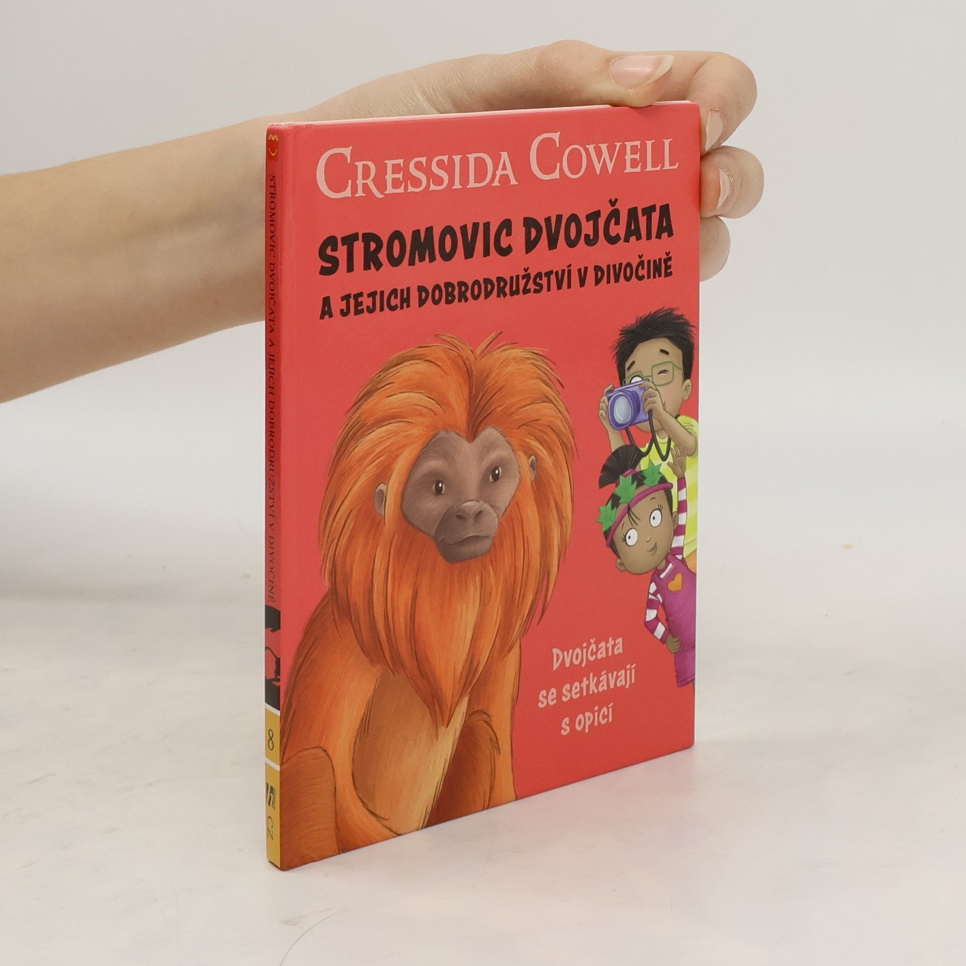Cressida Cowell Stromovic dvojčata a jejich dobrodružství v divočině. Dvojčata se setkávají s opicí