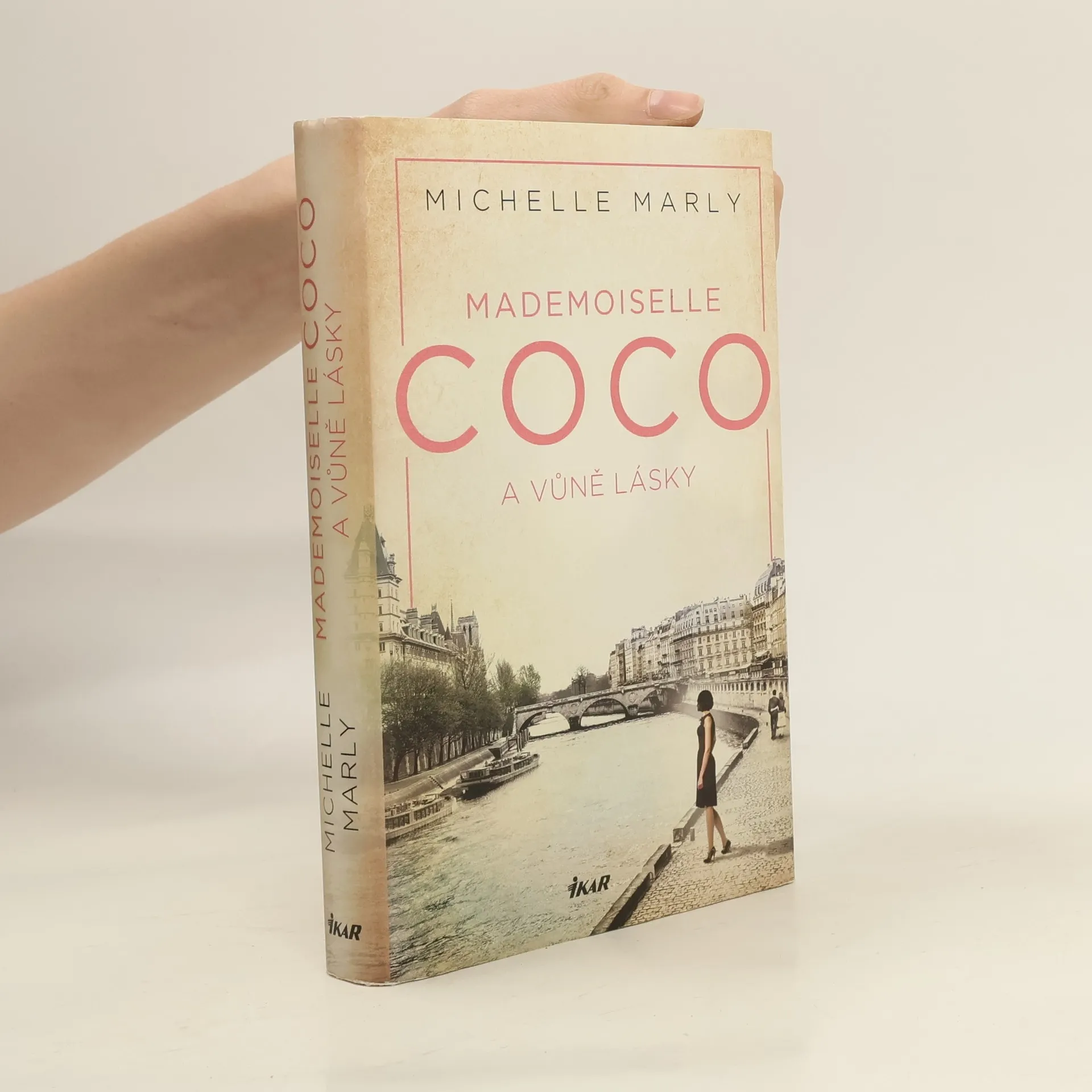 Mademoiselle Coco a vůně lásky | Book | Hardcover | Michelle Marly | CS