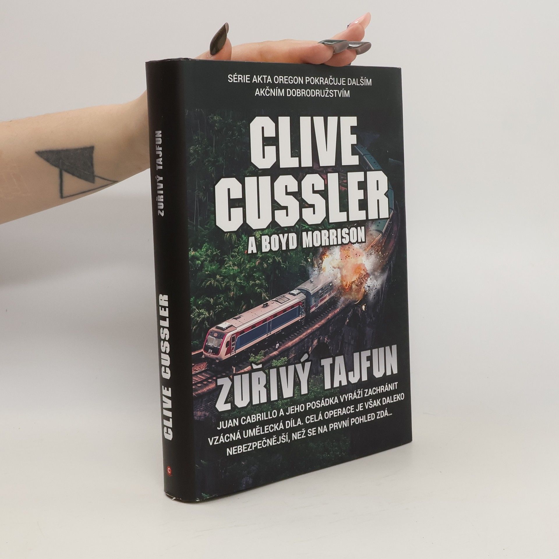 Clive Cussler Zuřivý tajfun