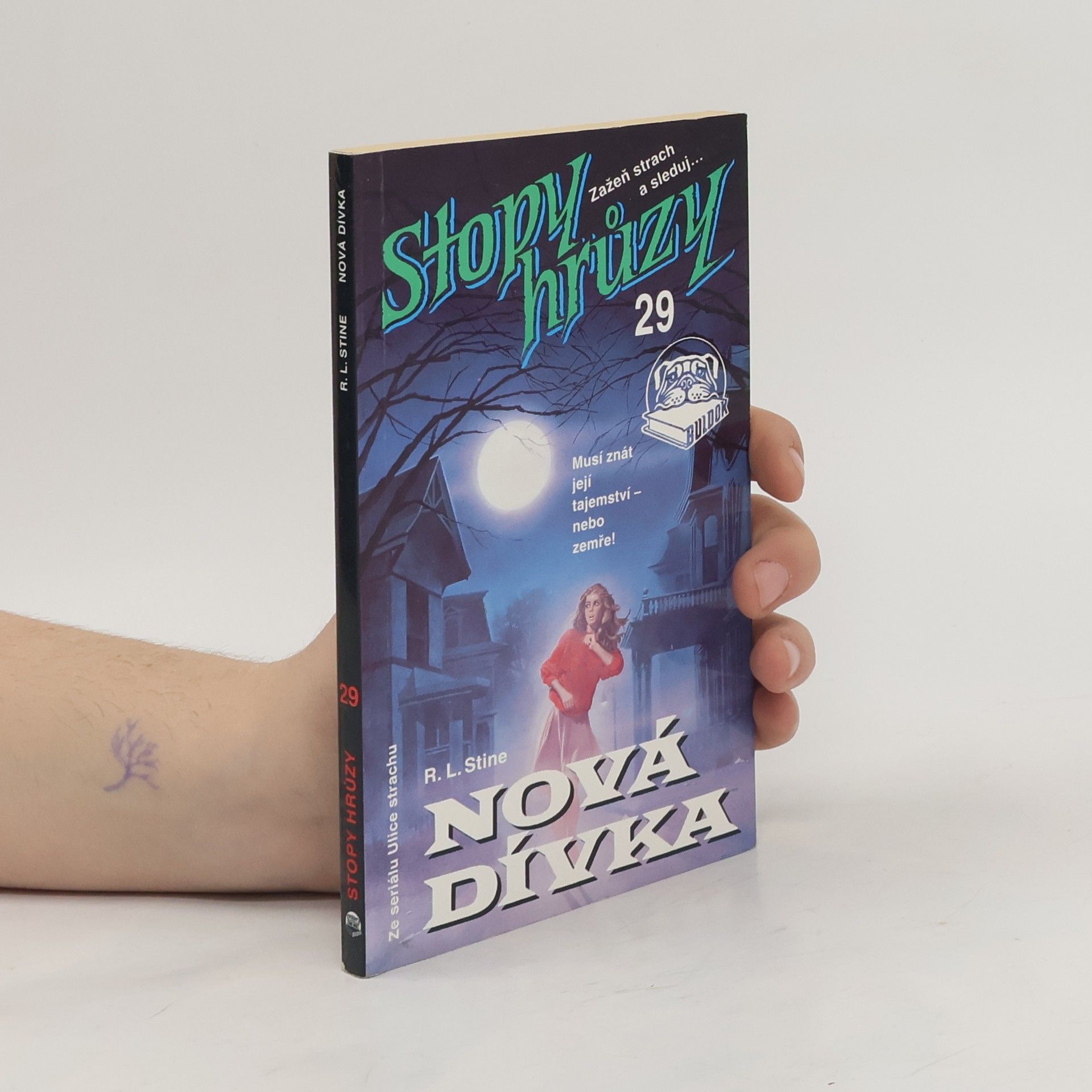 R. L. Stine Nová dívka