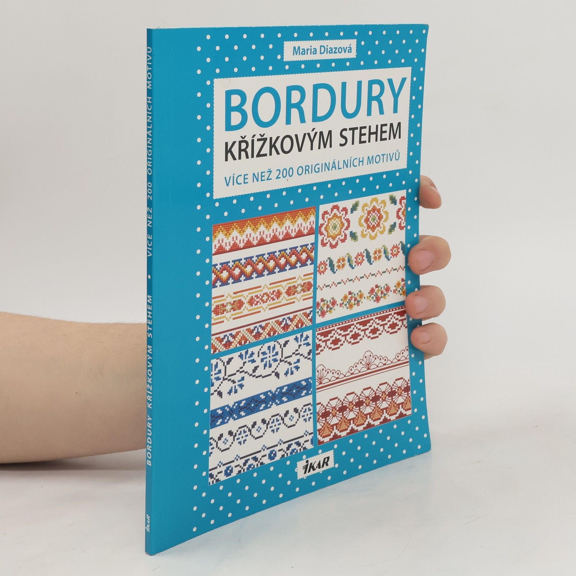 Maria Diaz Bordury křížkovým stehem