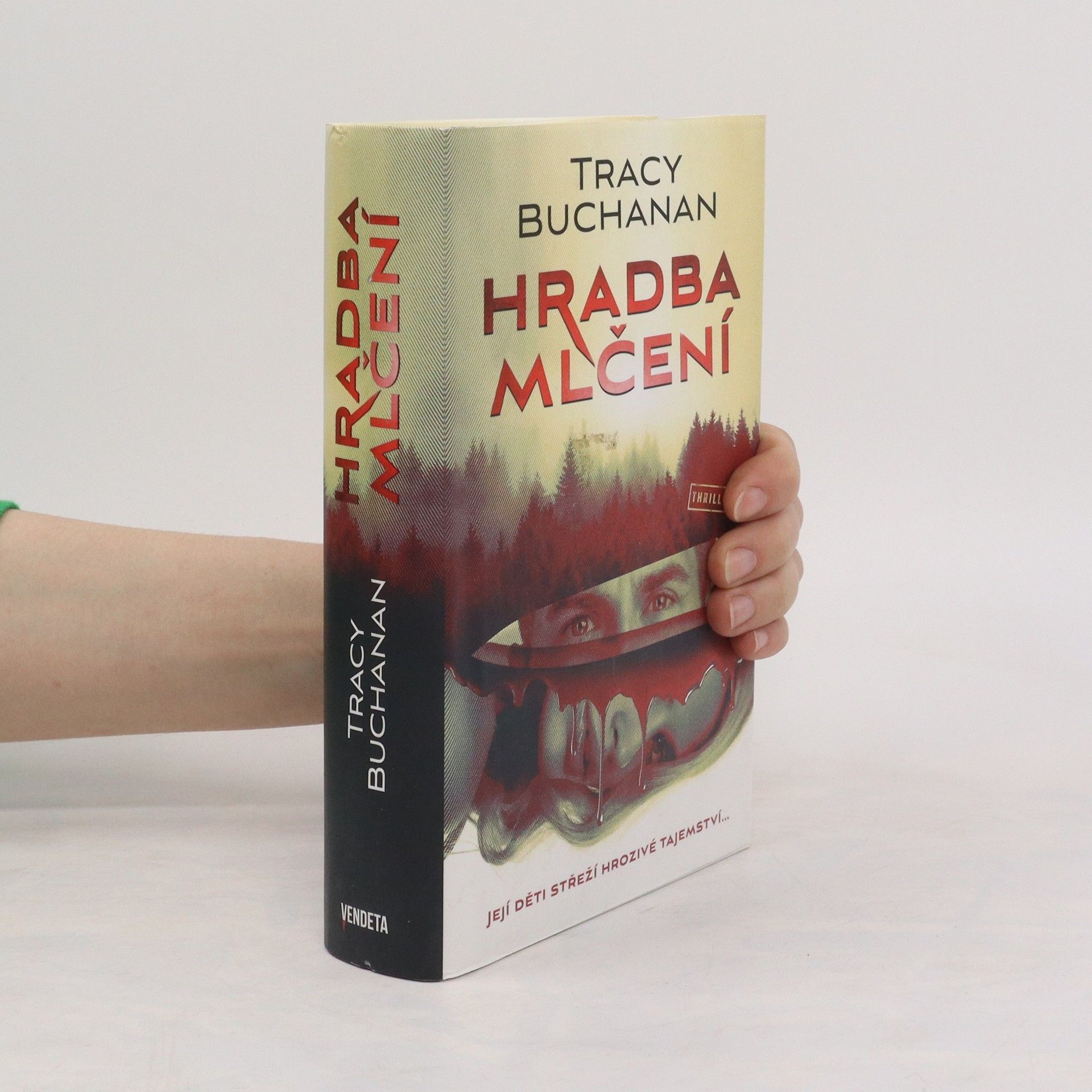 Tracy Buchanan Hradba mlčení