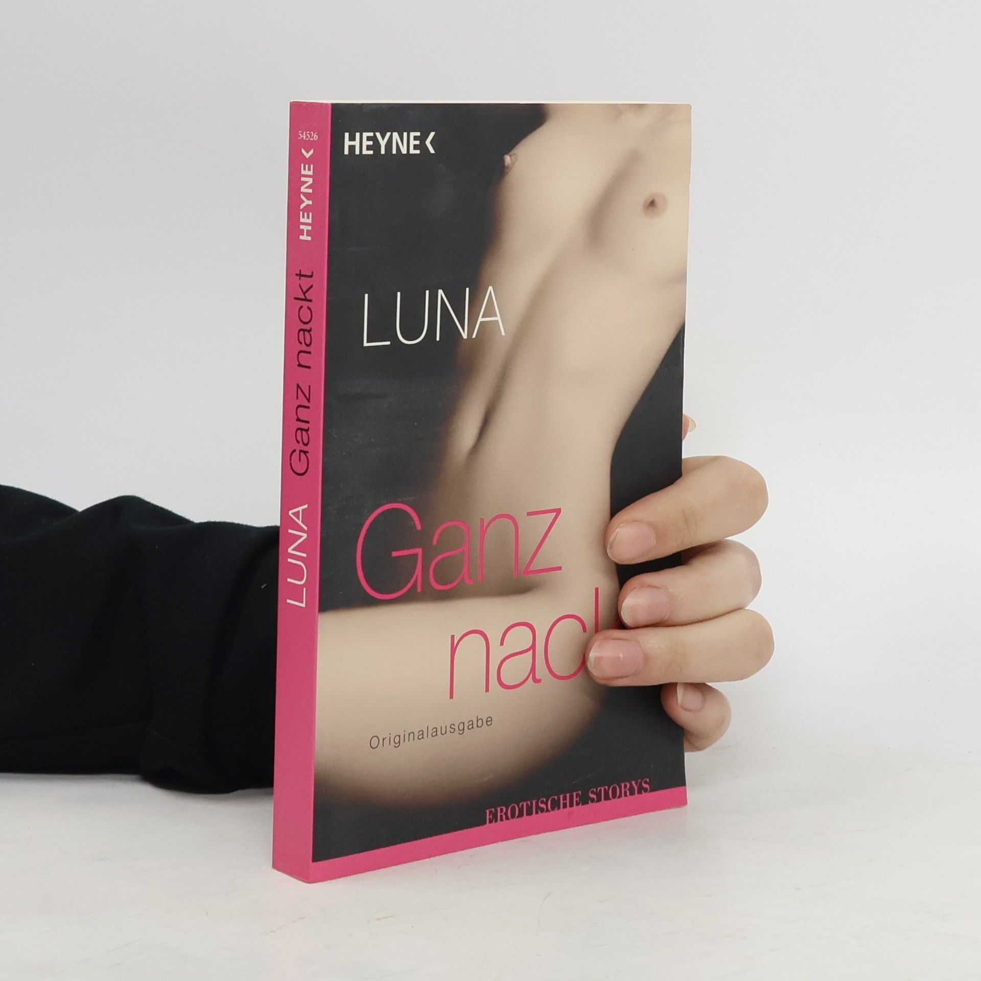 Luna Ganz nackt