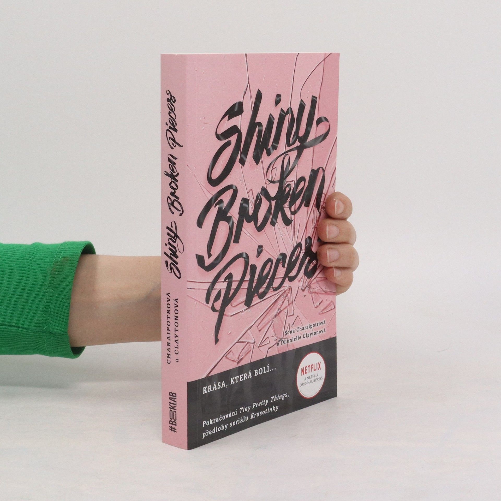 Sona Charaipotra Shiny broken pieces