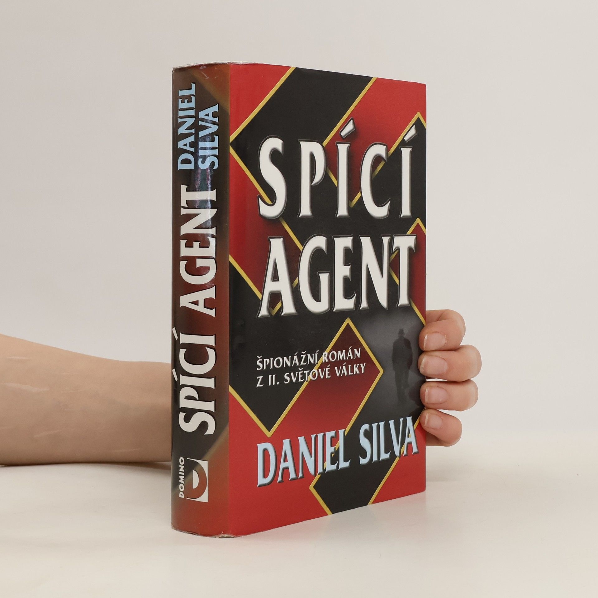 Daniel Silva Spící agent