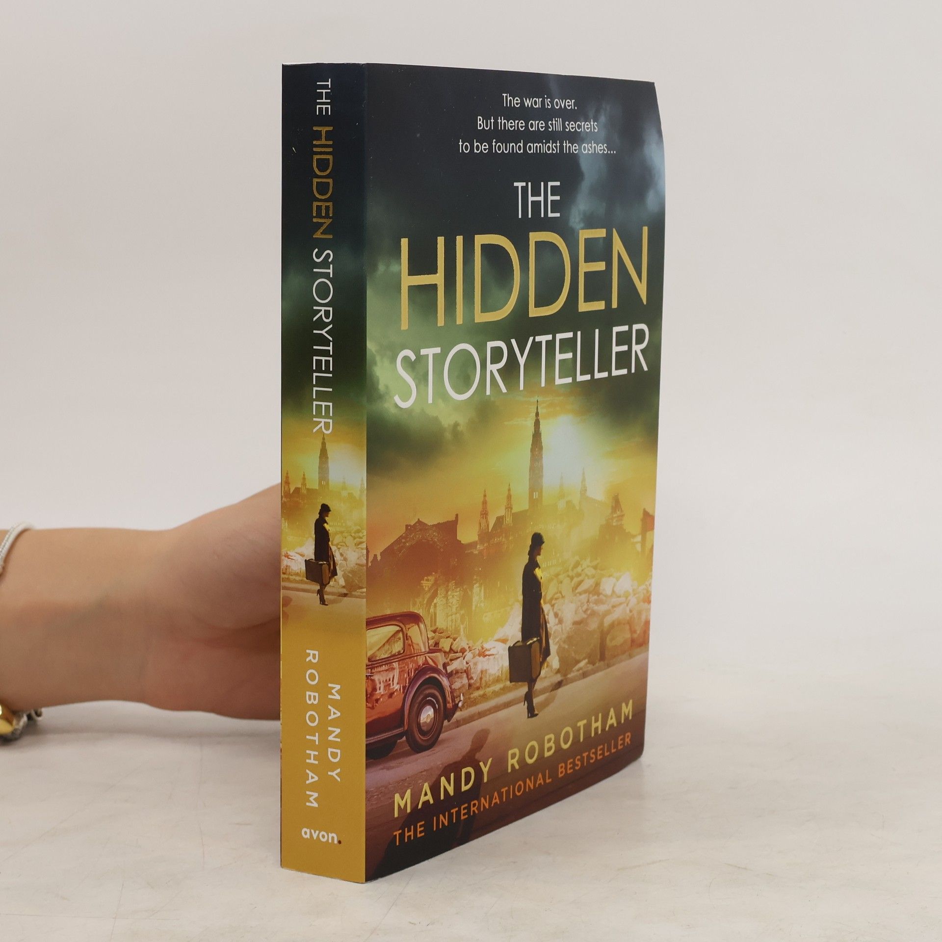 Mandy Robotham The Hidden Storyteller