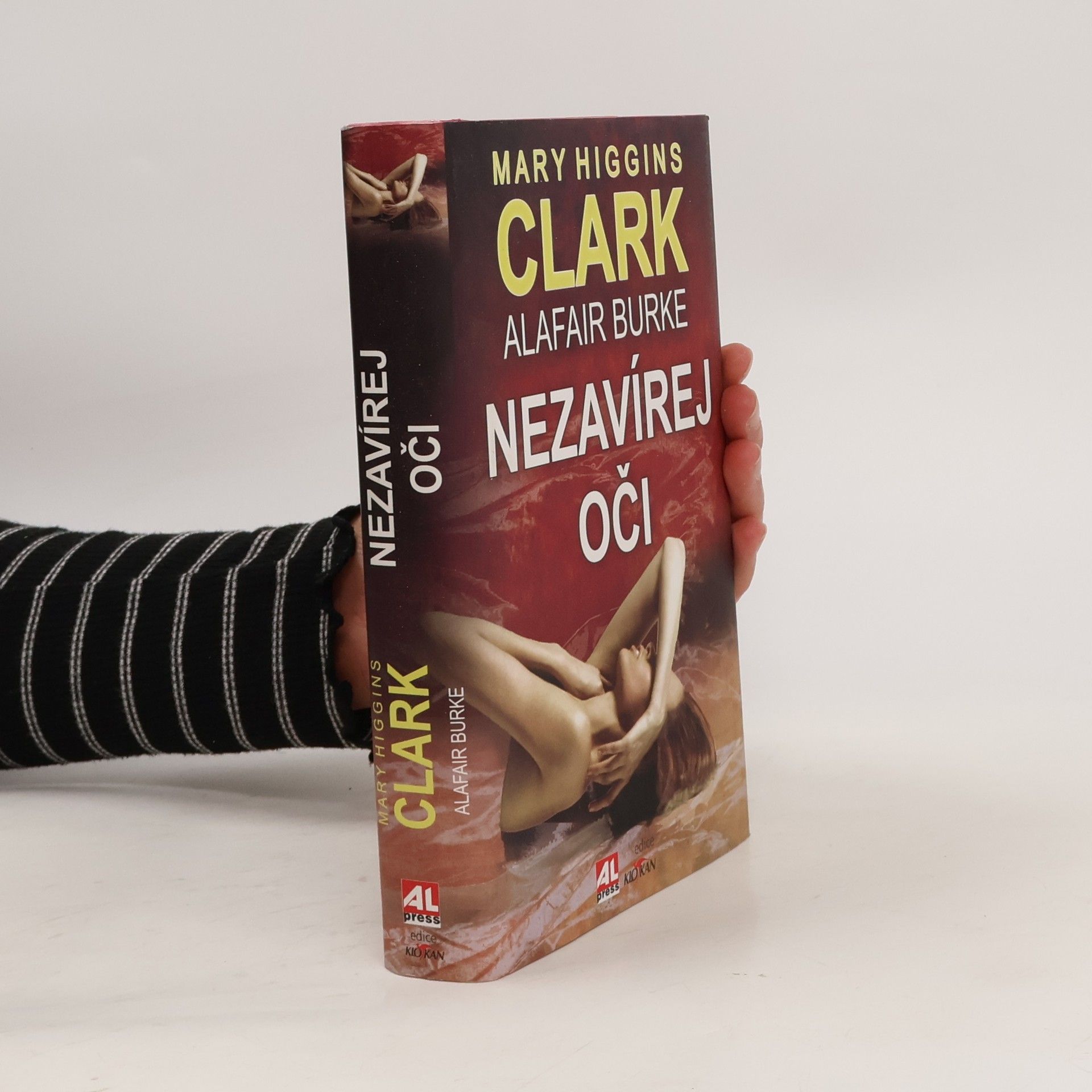 Mary Higgins Clark Nezavírej oči