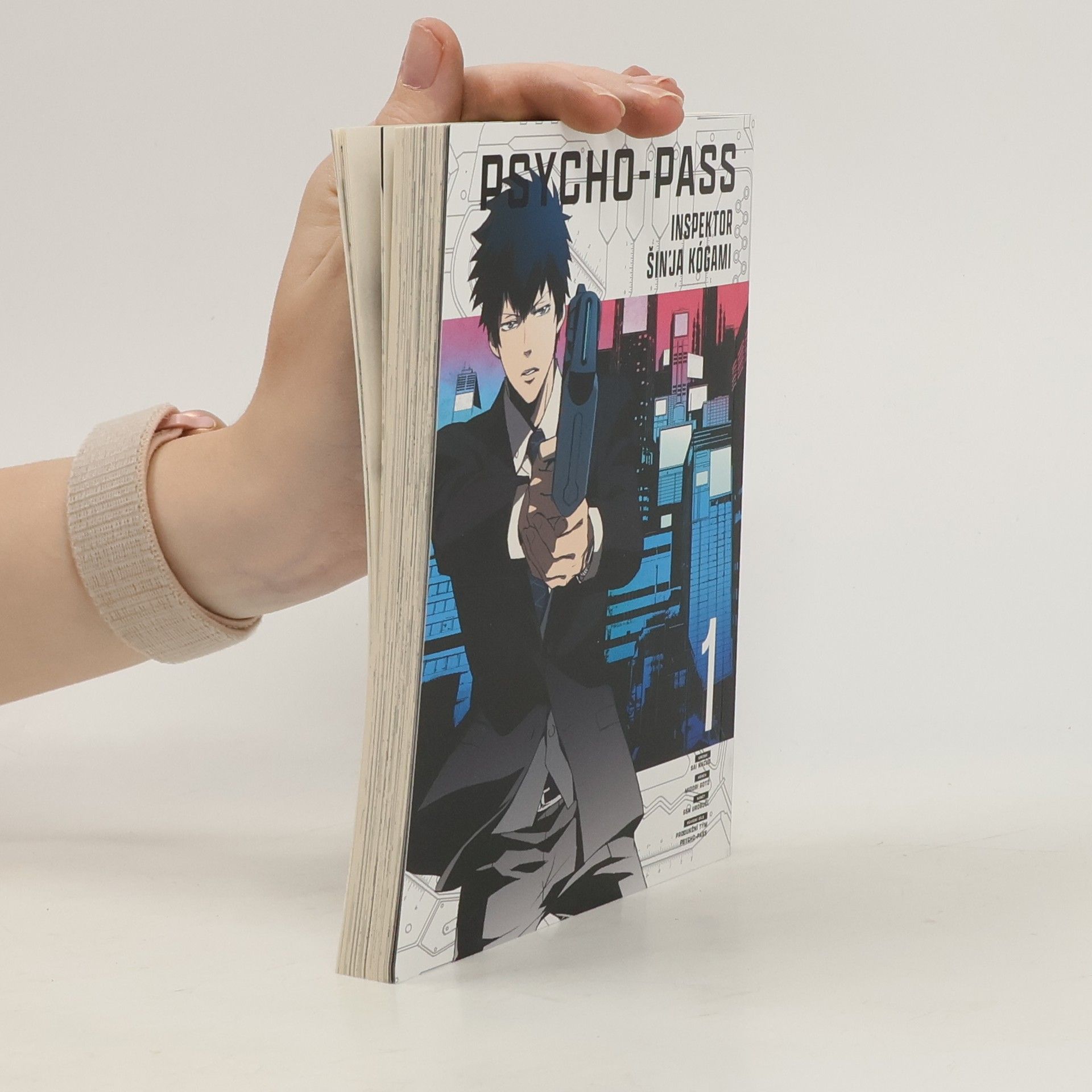 Natsuo Sai Psycho-pass 1. Inspektor Šin'ja Kógami