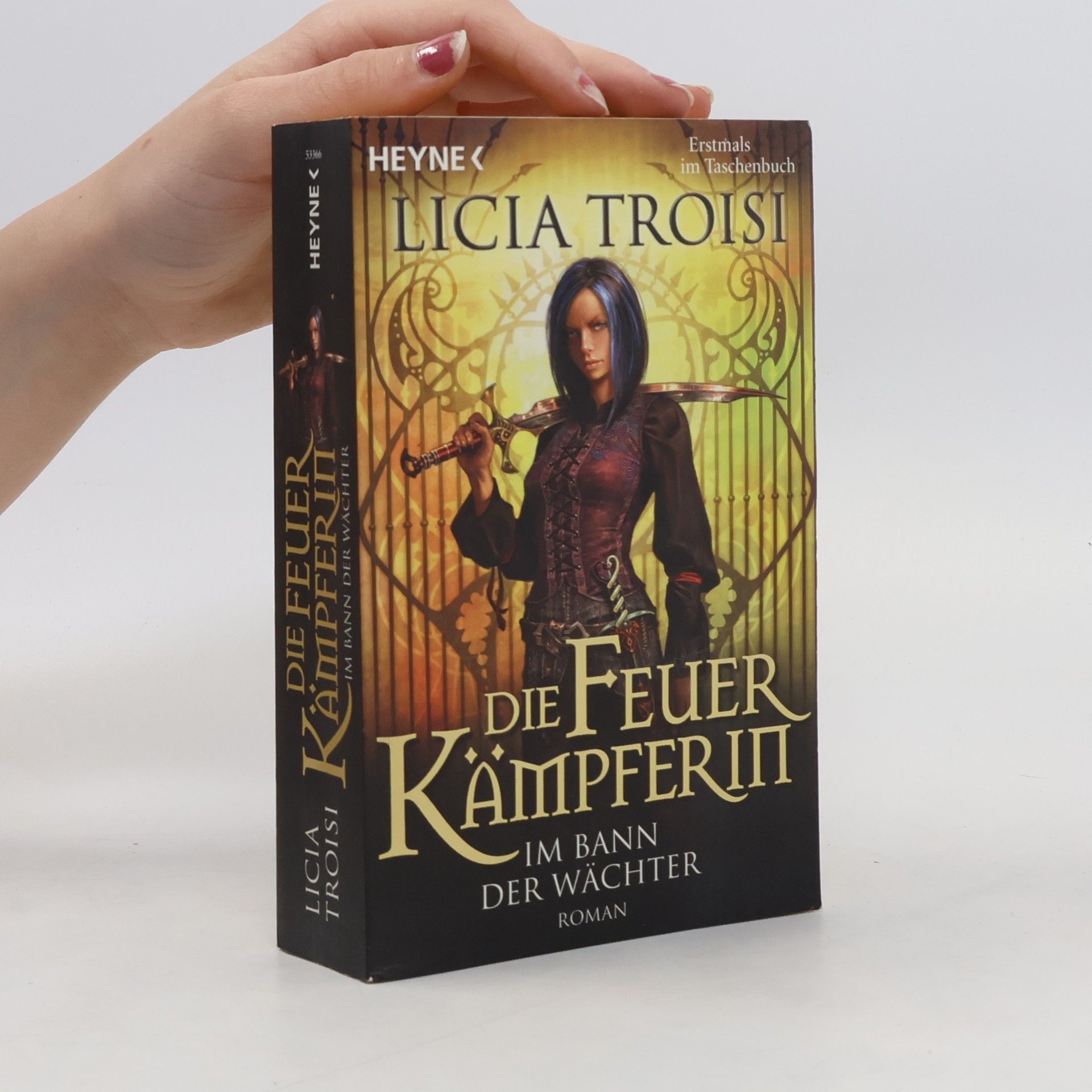 Licia Troisi Die Feuerkämpferin