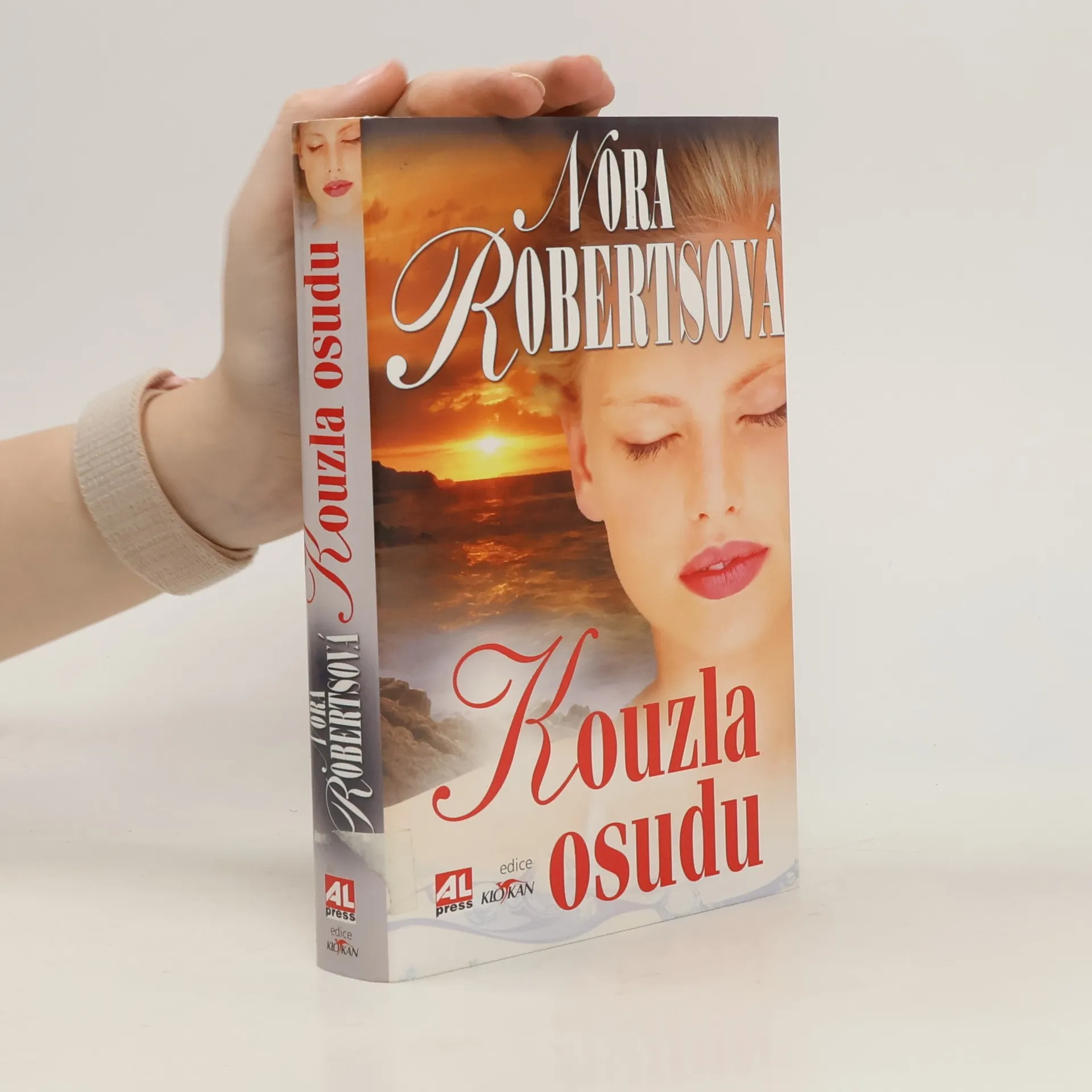 Kouzla osudu | Book | Nora Roberts | CS