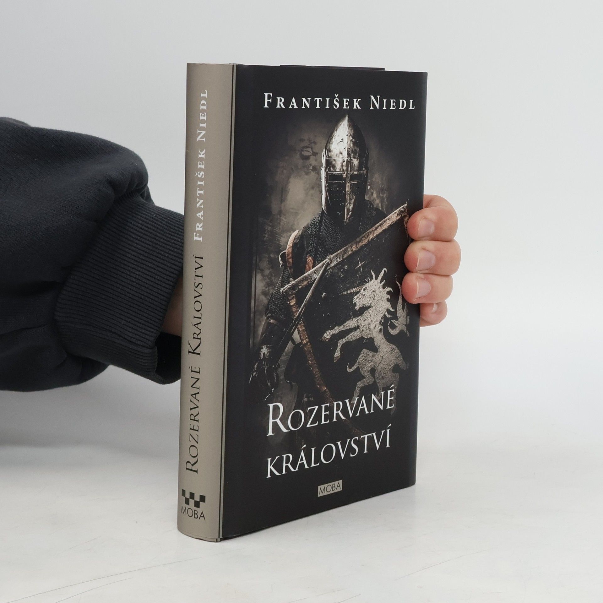František Niedl Rozervané království