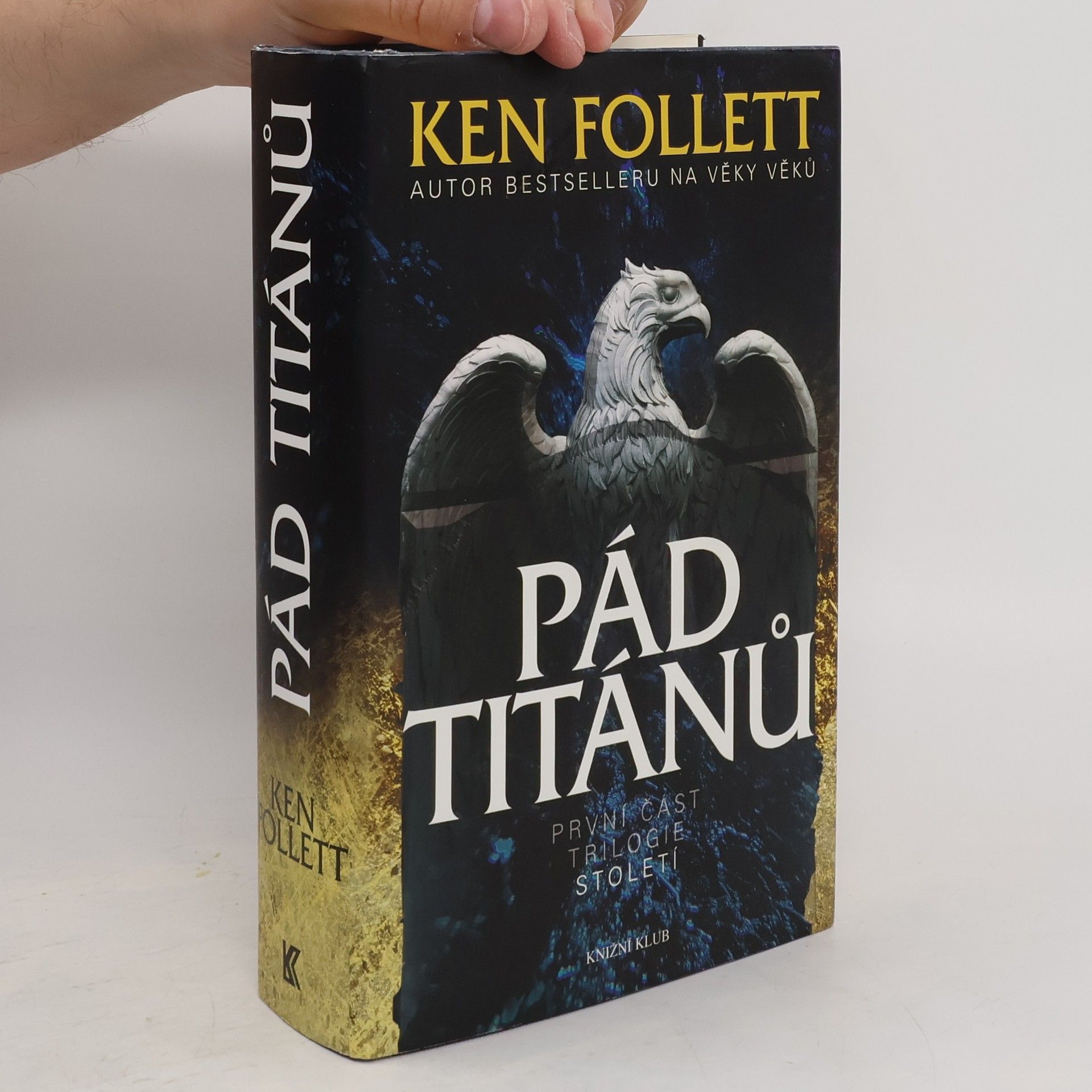 Ken Follett Pád titánů