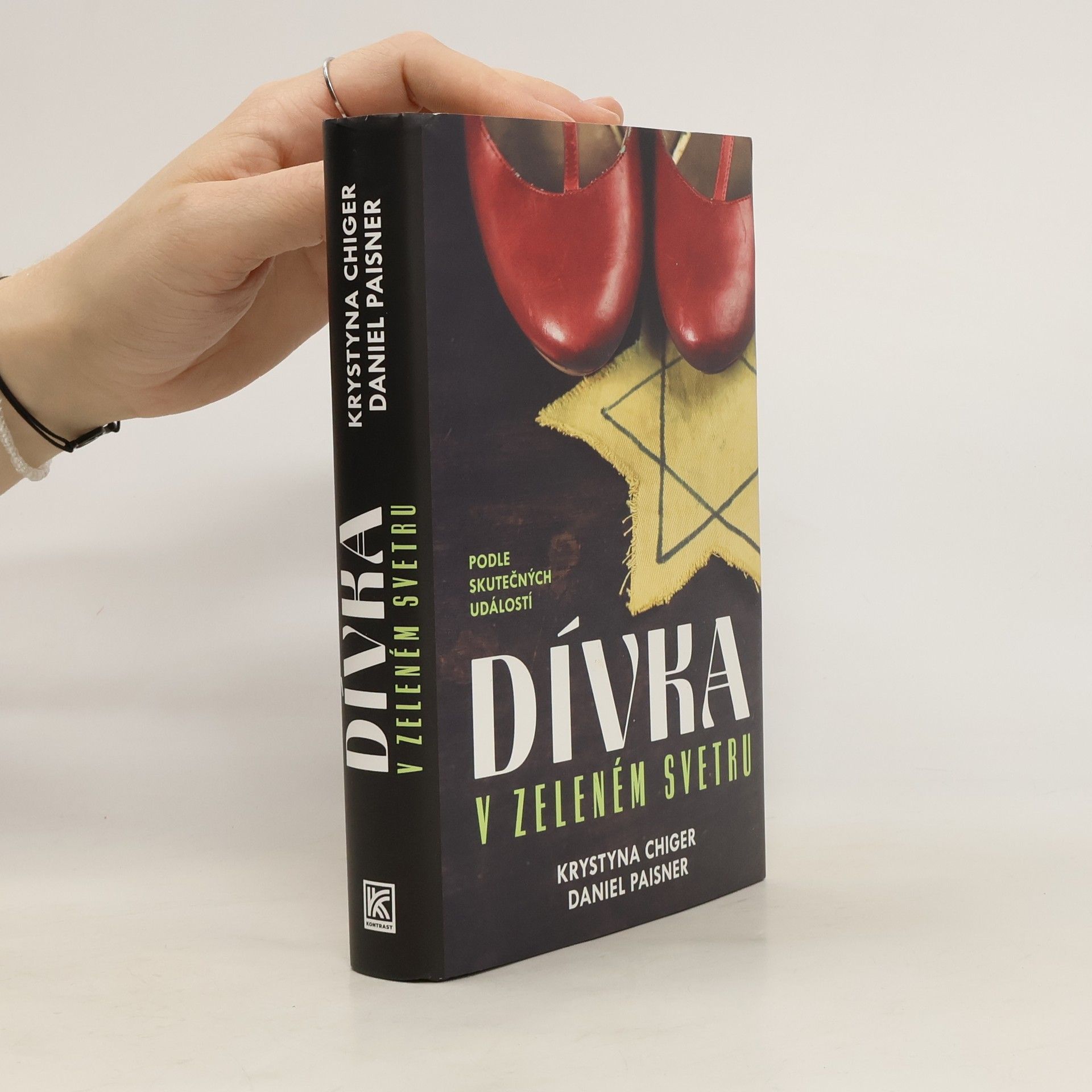 Krystyna Chiger Dívka v zeleném svetru