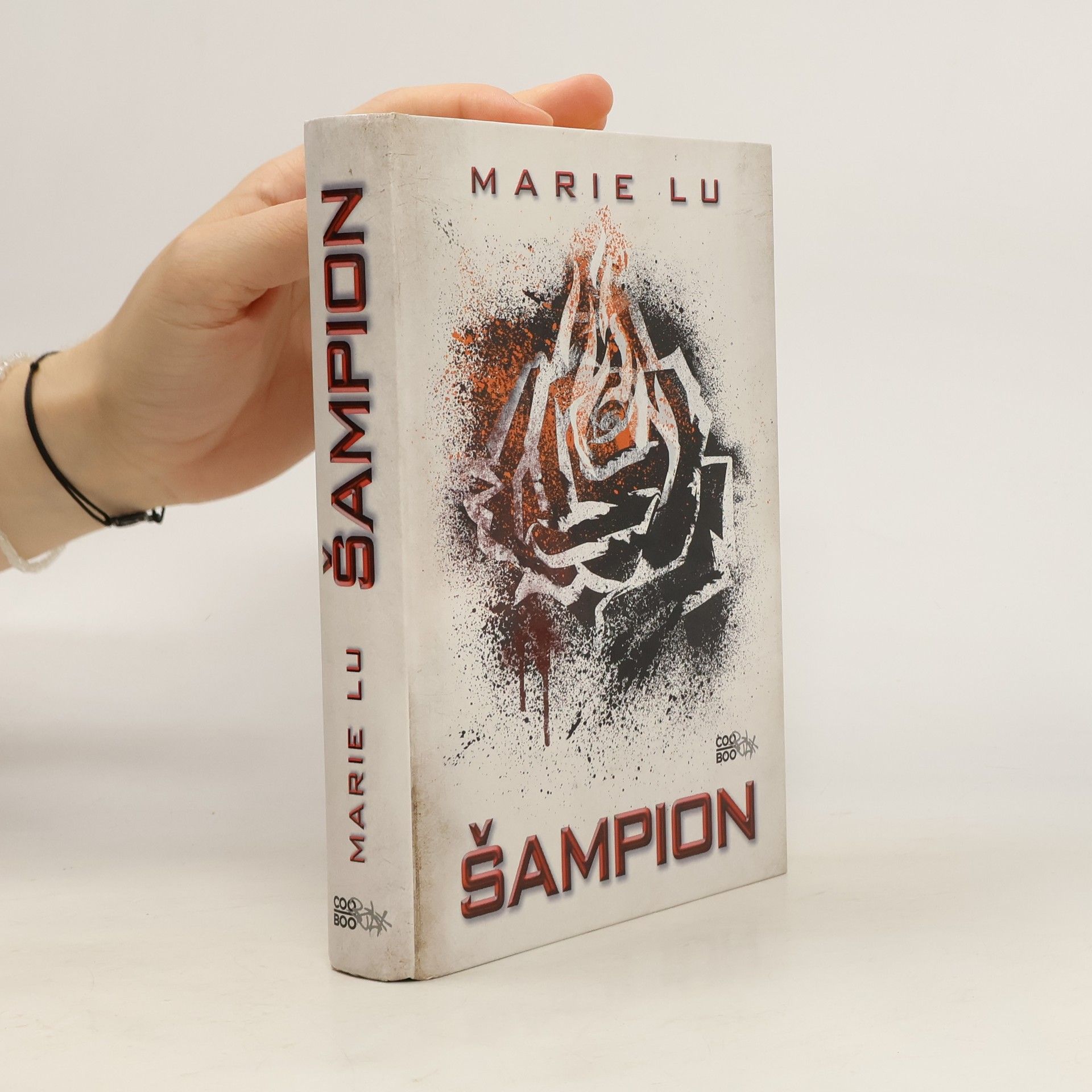 Marie Lu Šampion