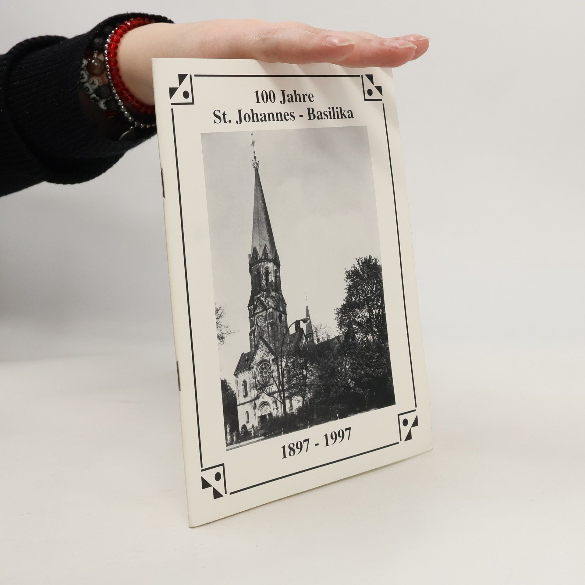 Auteurscollectief 100 Jahre St. Johannes - Basilika