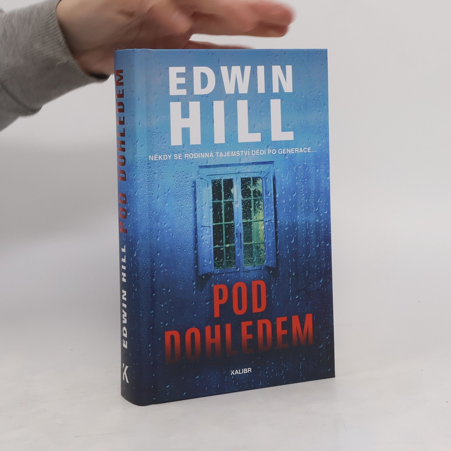 Edwin Hill Pod dohledem