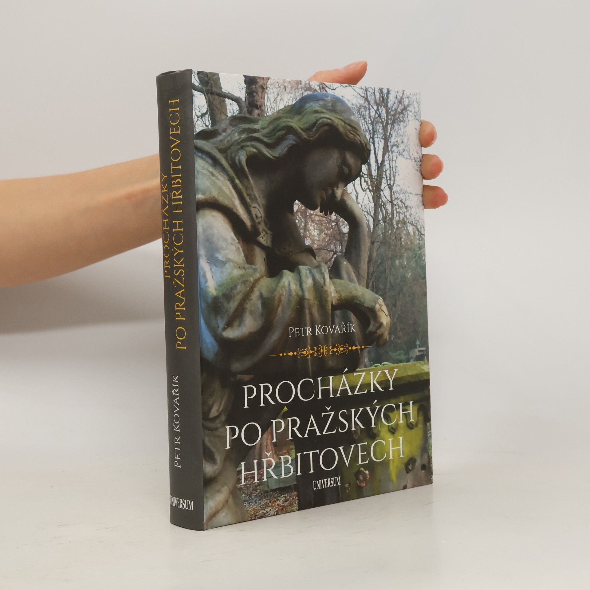 Petr Kovařík Procházky po pražských hřbitovech