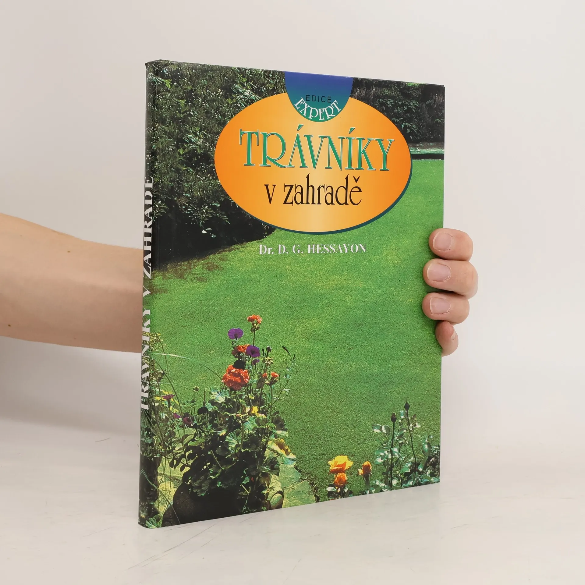 Trávníky v zahradě | Kniha | David Gerald Hessayon | CS