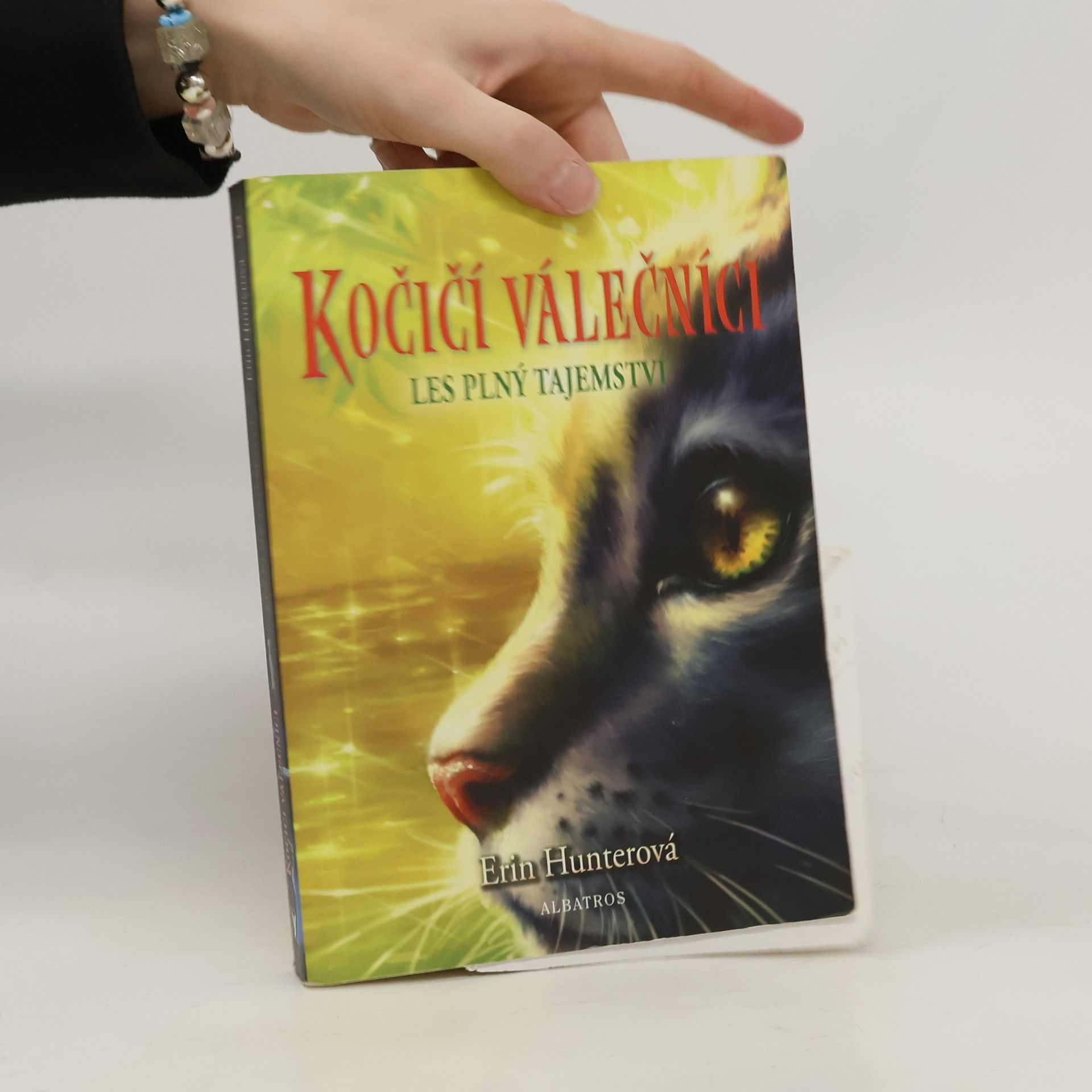 Erin Hunter Les plný tajemství. Kočičí válečníci