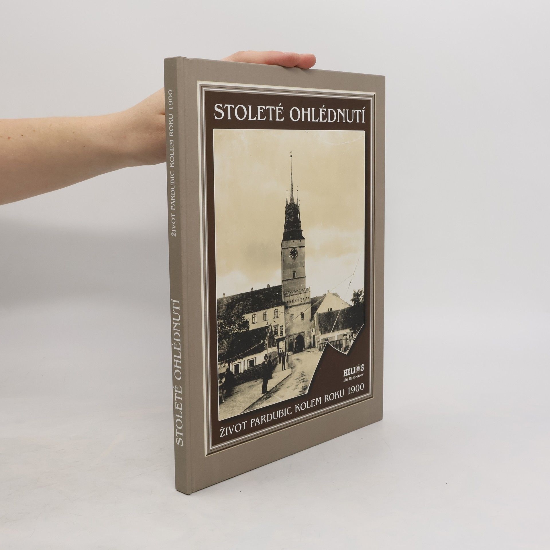 František Šebek Stoleté ohlédnutí - život Pardubic kolem roku 1900