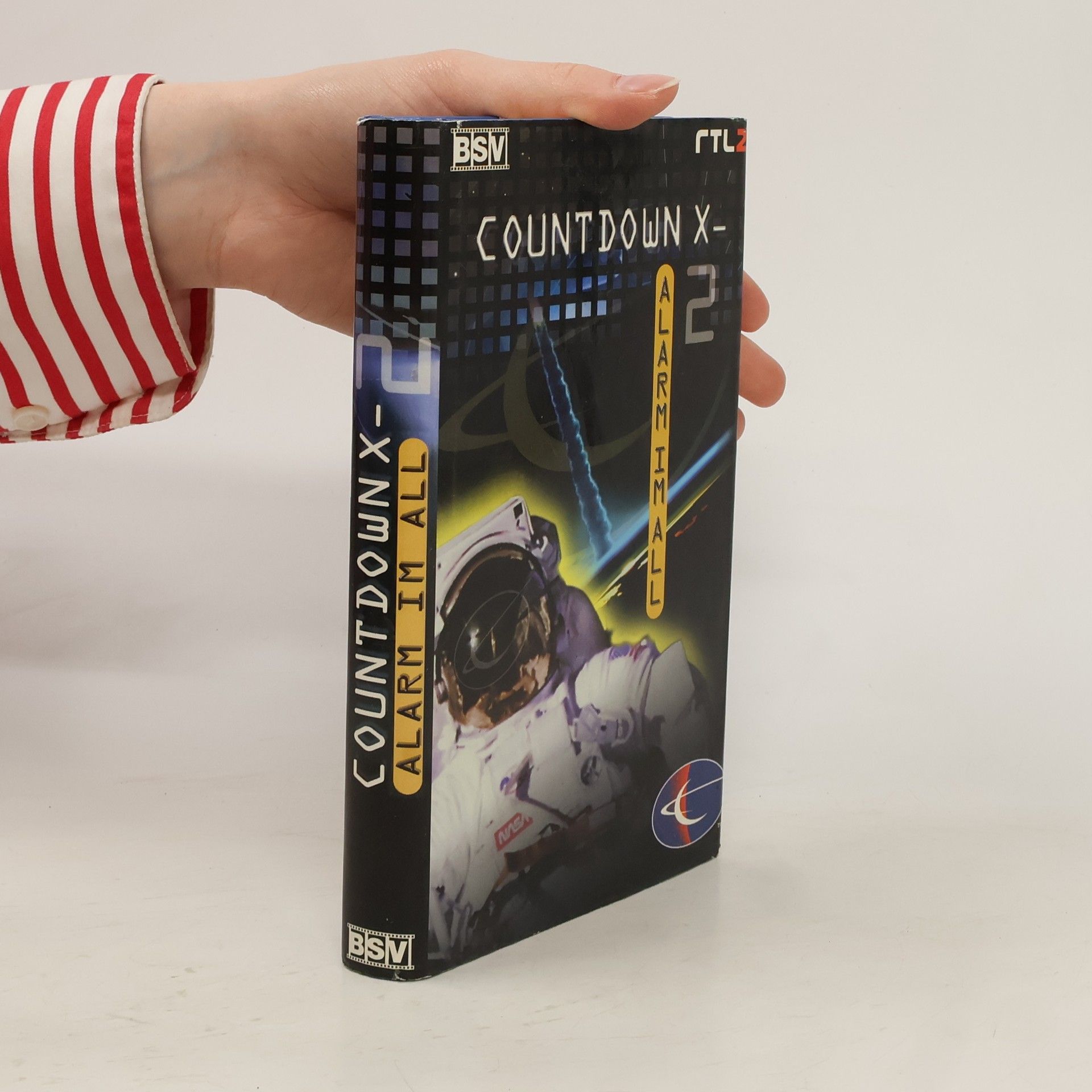 Roland Rosenbauer Countdown X. Alarm im All 2. Roman zur RTL 2- Serie.