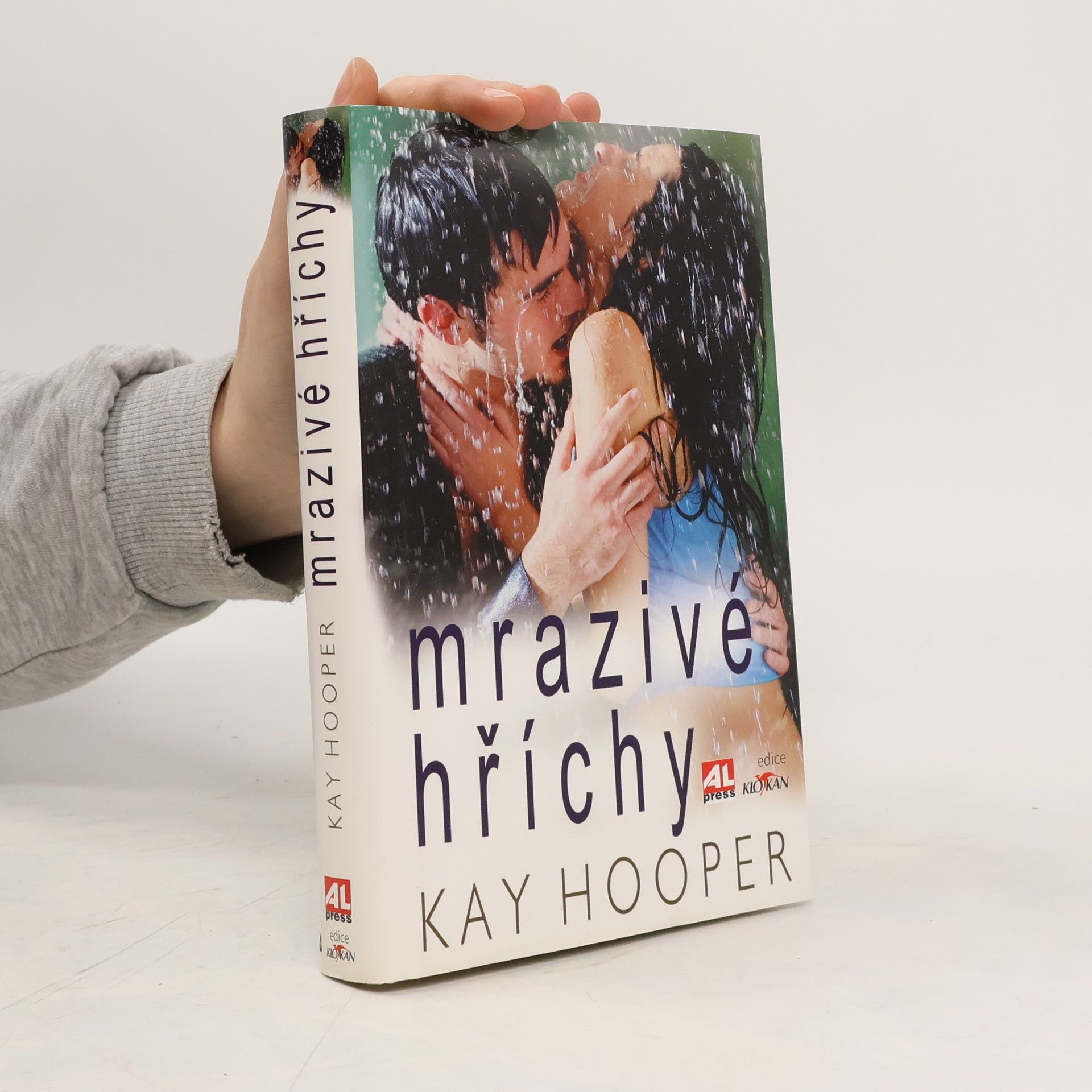 Kay Hooper Mrazivé hříchy