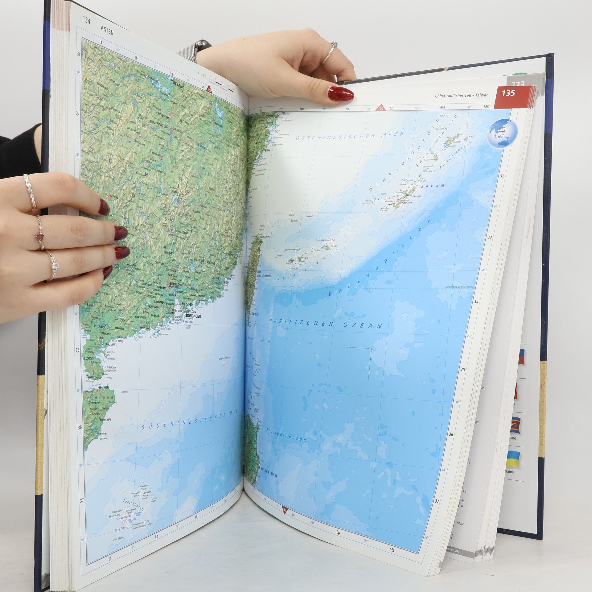 Liana Steinborn Der Kosmos Universal Atlas