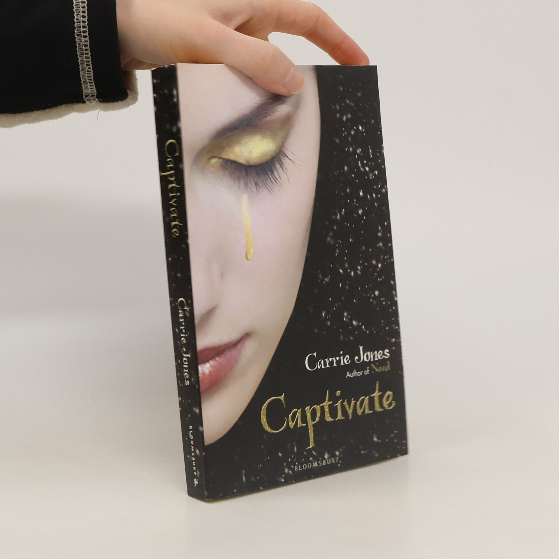 Carrie Jones Captivate. Finsteres Gold, englische Ausgabe
