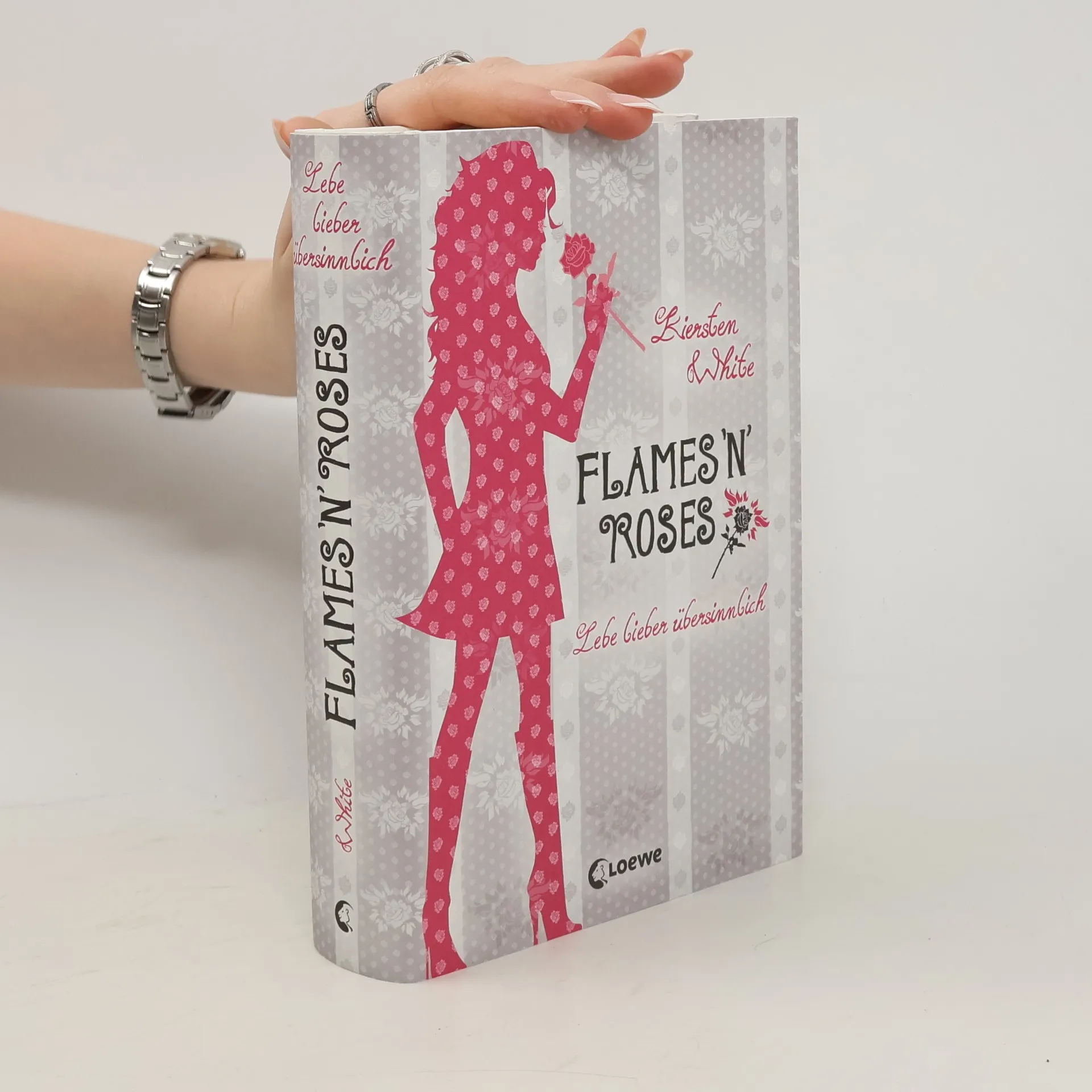 Flames ´n´ roses | Book | Hardcover | Kiersten White | DE