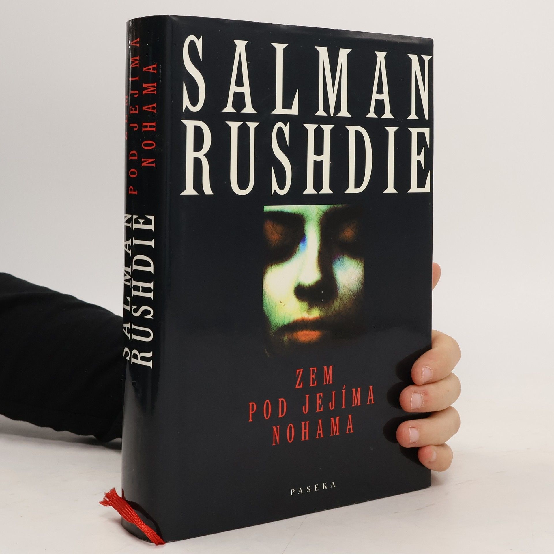 Salman Rushdie Zem pod jejíma nohama