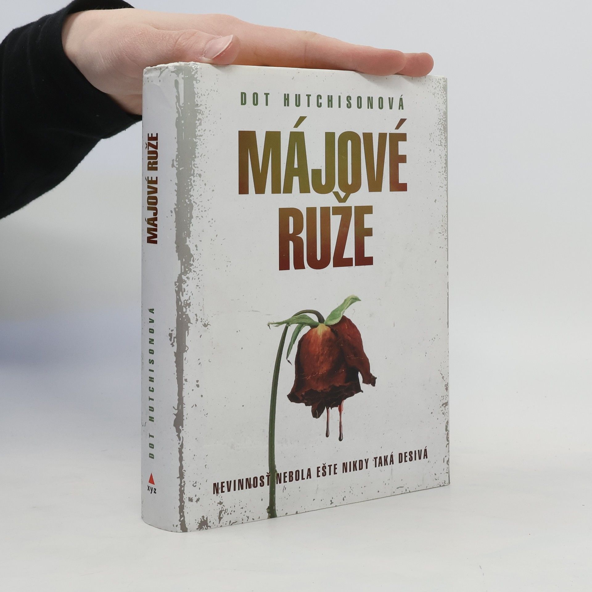 Dot Hutchison Májové ruže