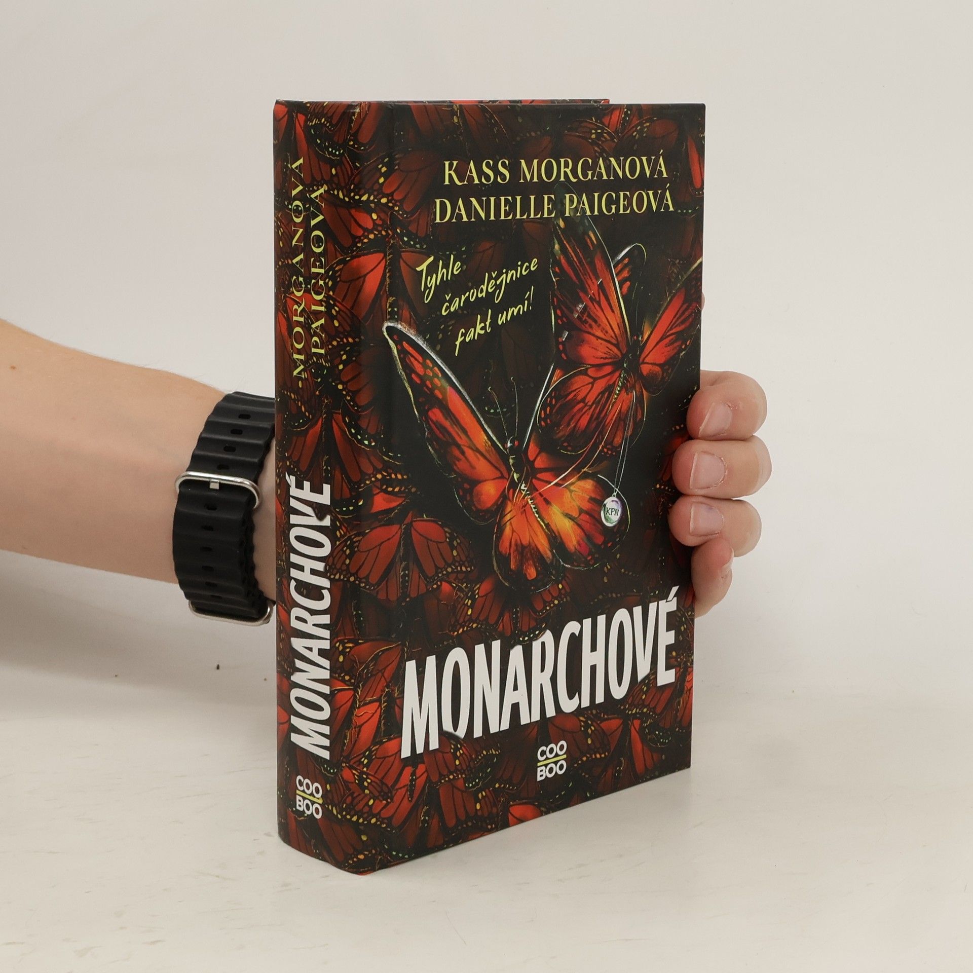 Kass Morgan Monarchové