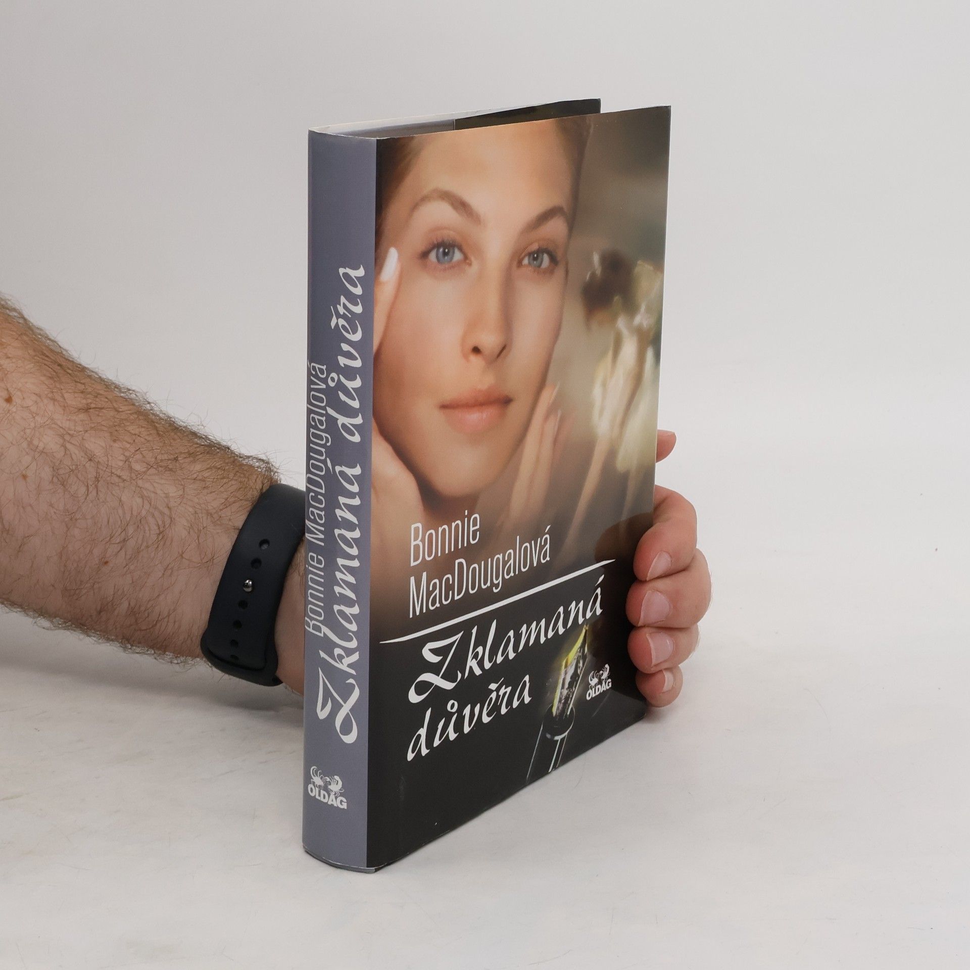 Bonnie MacDougalova Zklamaná důvěra