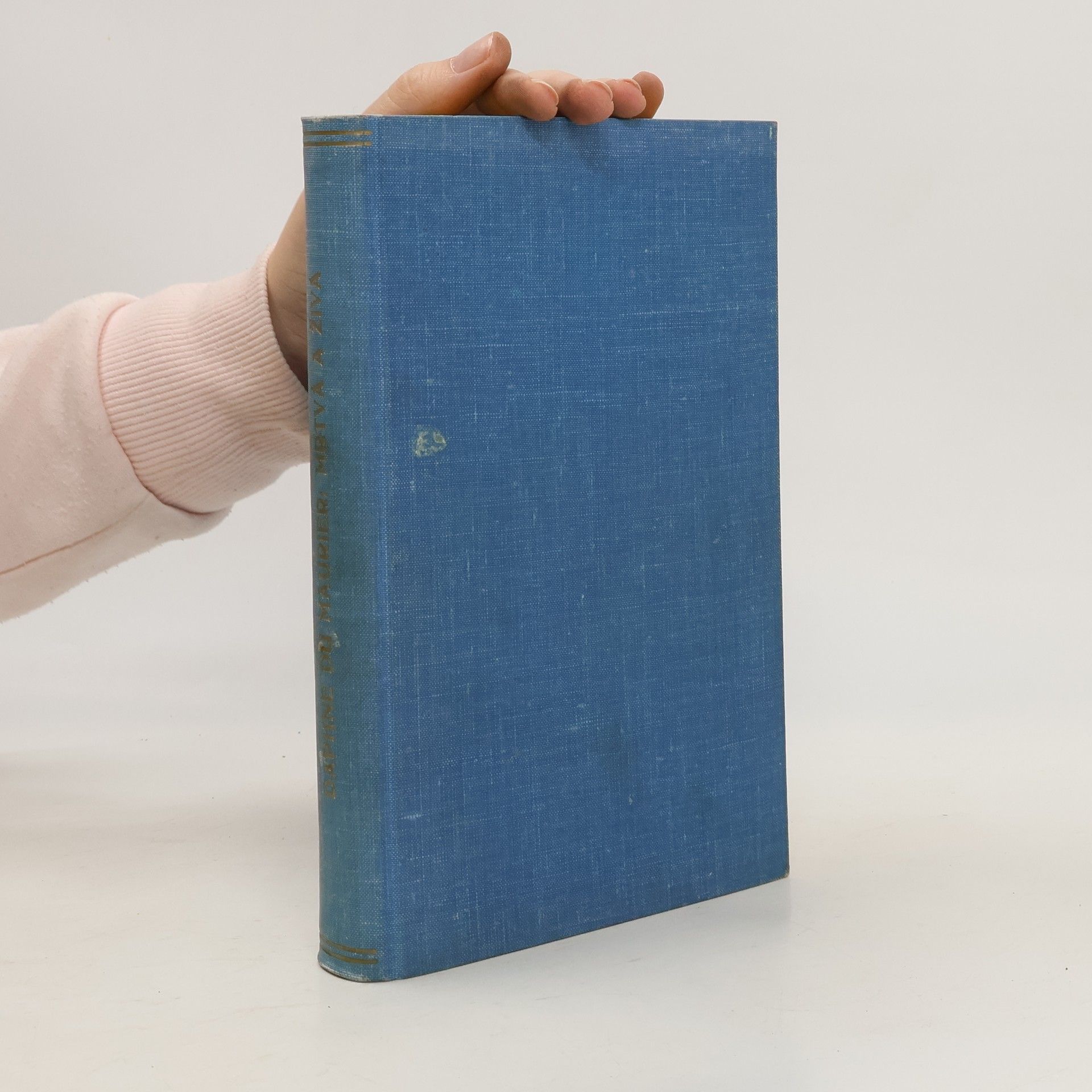Daphne Du Maurier Mrtvá a živá