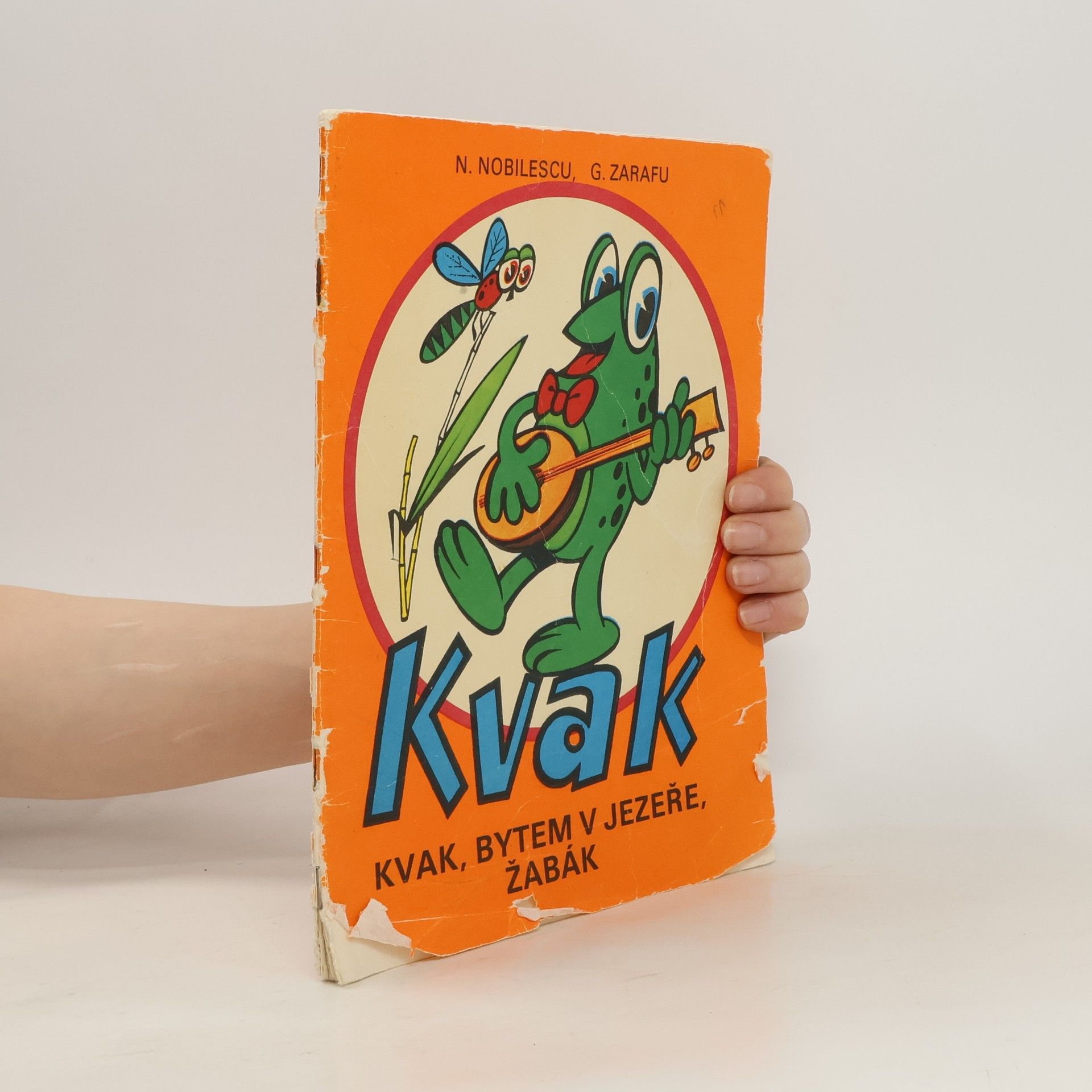 Niki Nobilescu Kvak, bytem v jezeře, žabák