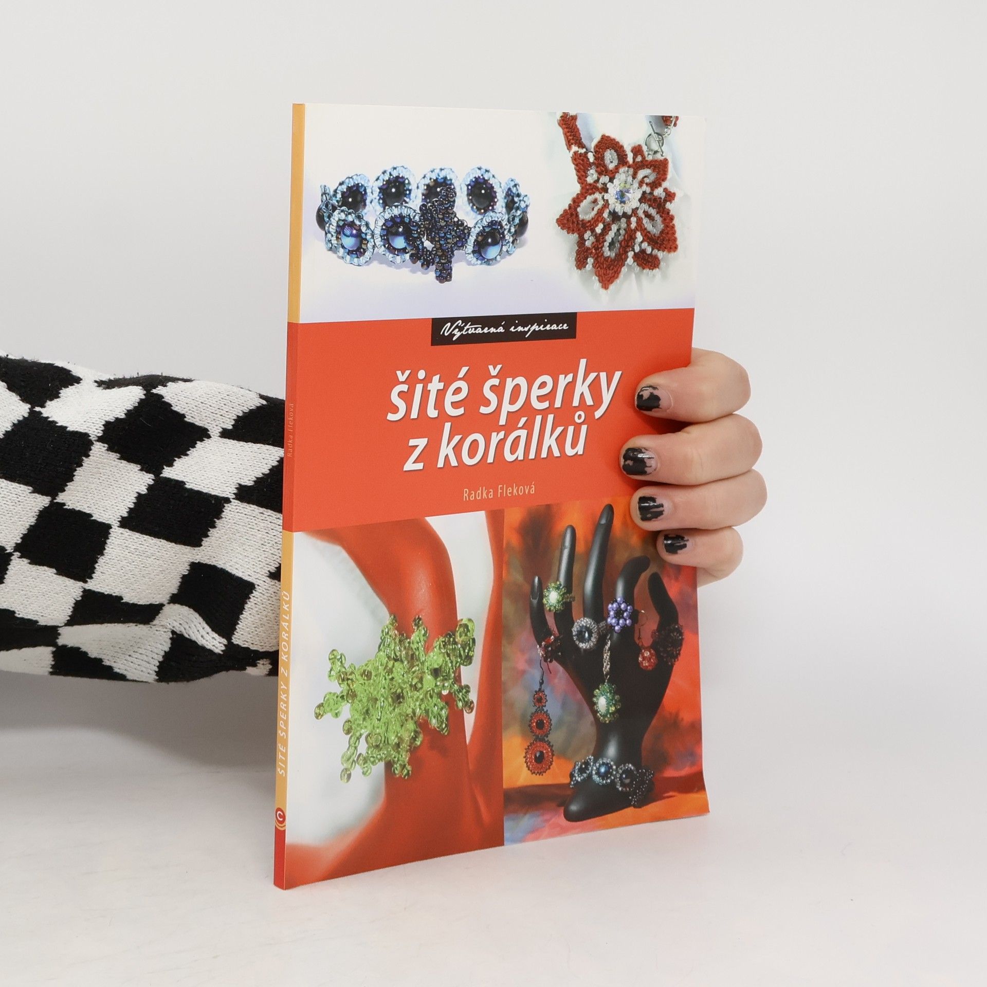 Radka Fleková Šité šperky z korálků