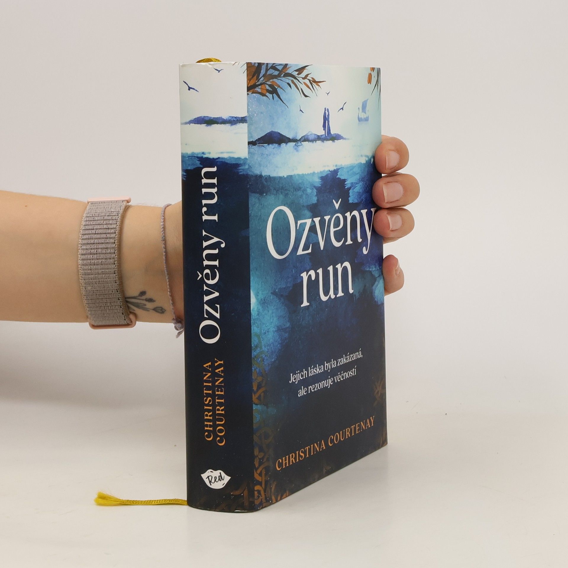 Christina Courtenay Ozvěny run