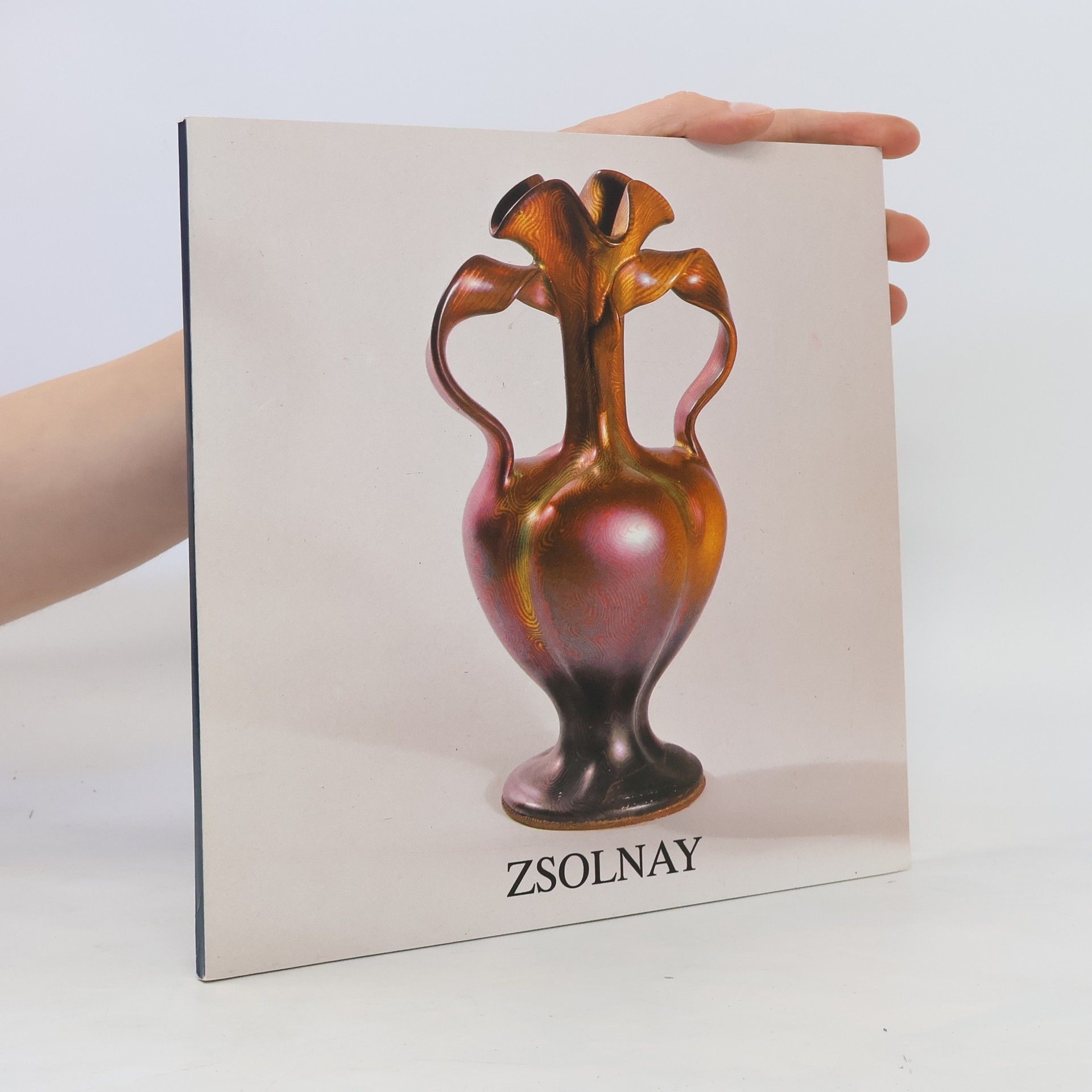 kolektiv Zsolnay Keramia. Ceramic