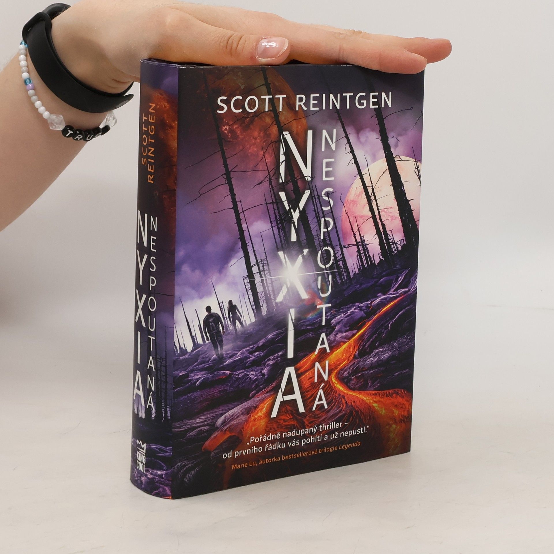 Scott Reintgen Nyxia nespoutaná