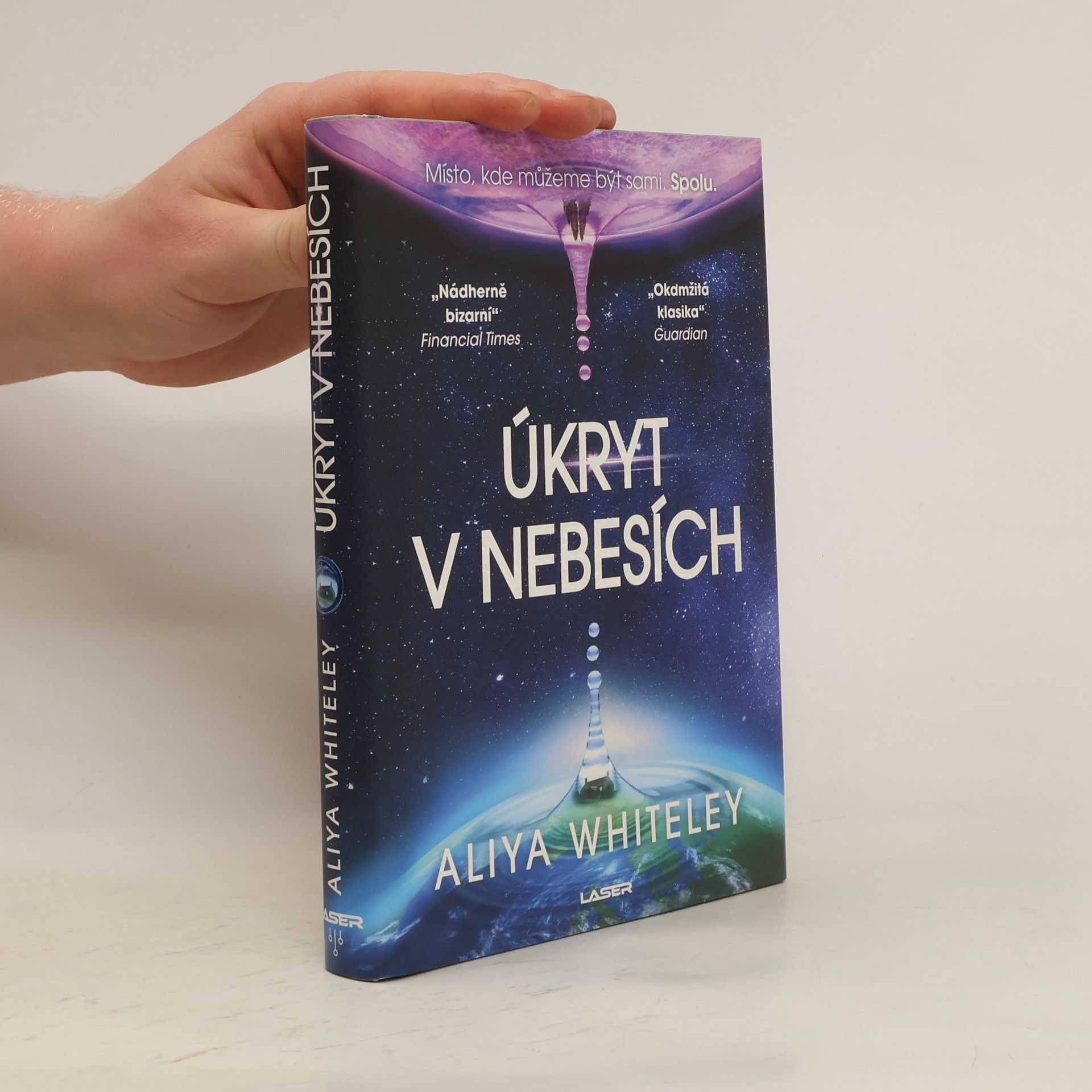 Aliya Whiteley Úkryt v nebesích