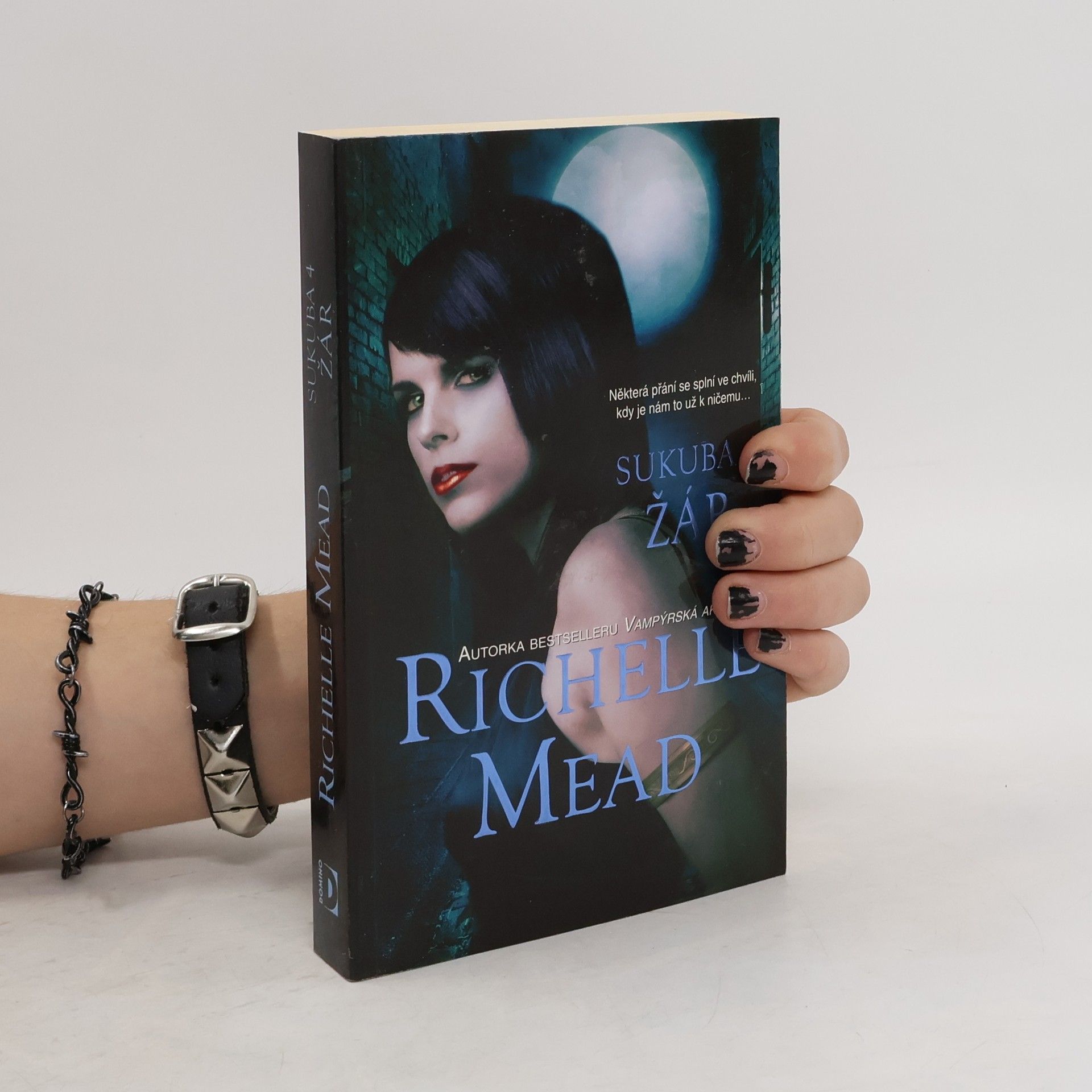 Richelle Mead Sukuba 4 - Žár