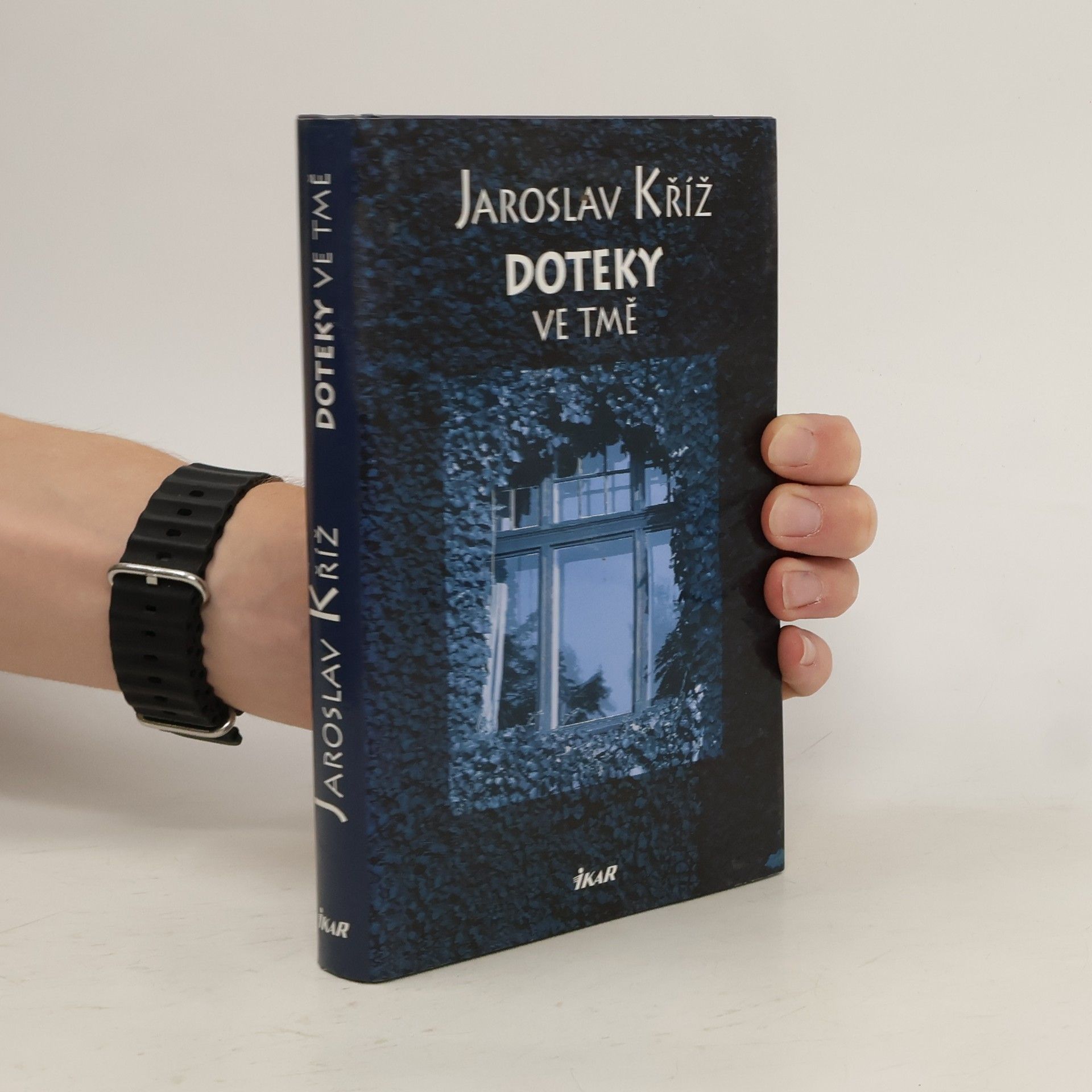 Jaroslav Kříž Doteky ve tmě