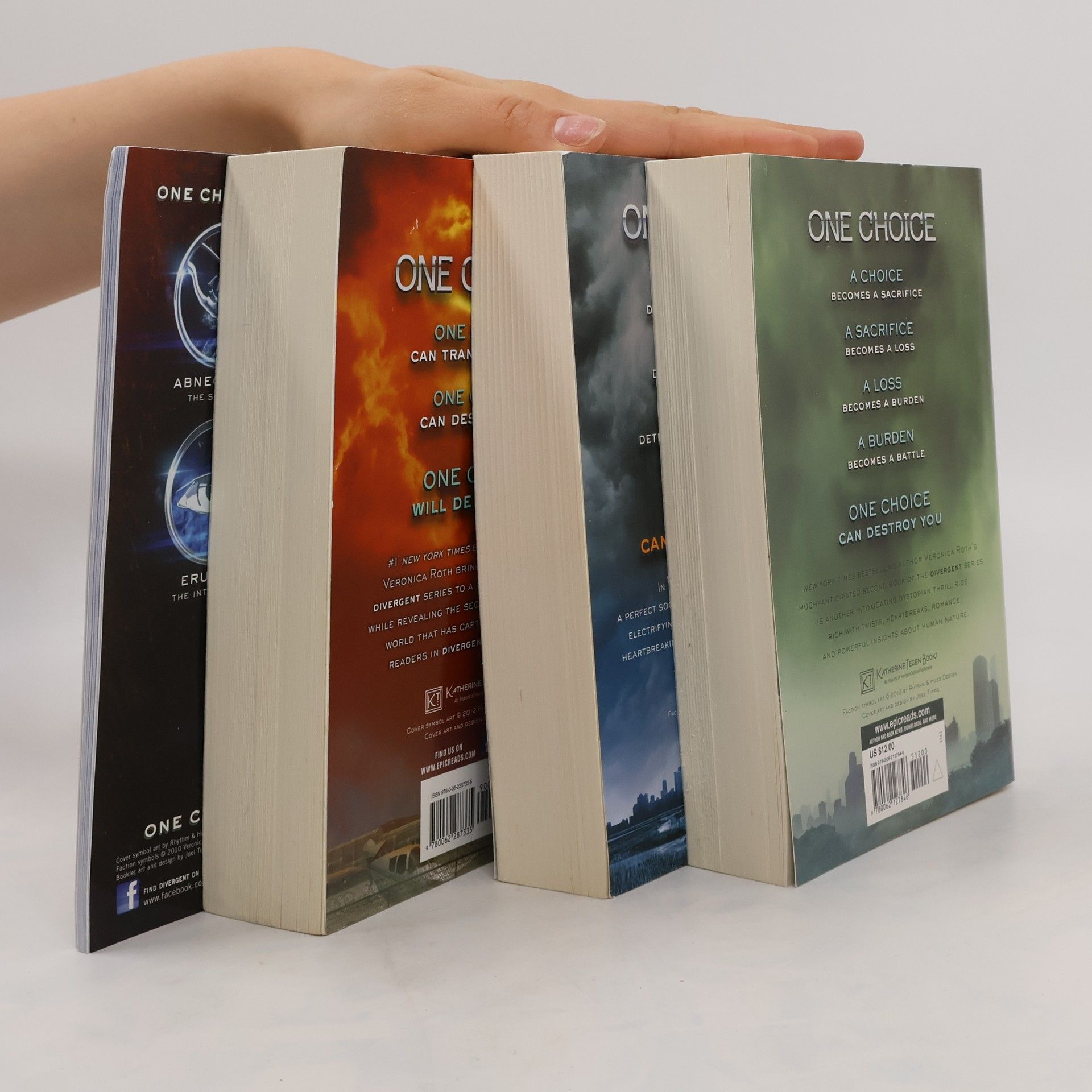 Veronica Roth Divergent. Insurgent. Allegiant
