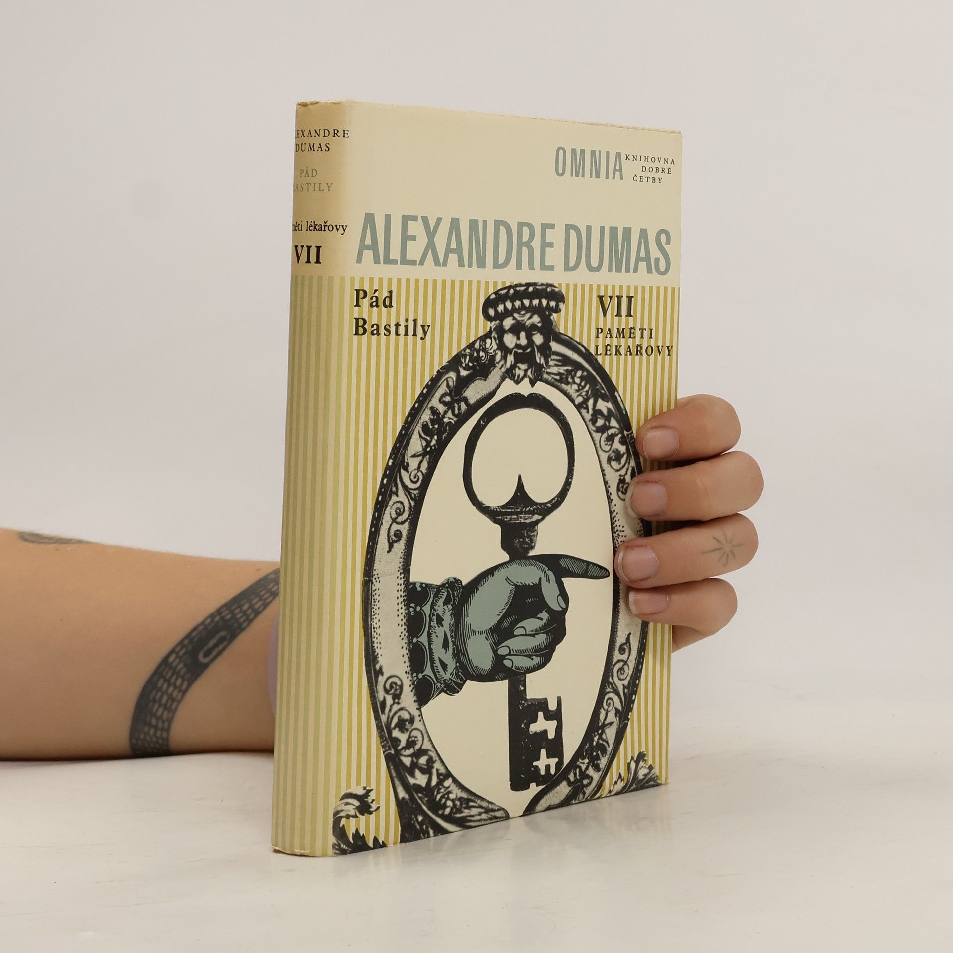 Alexandre Dumas der Ältere Pád Bastily I. Paměti lékařovy VII.